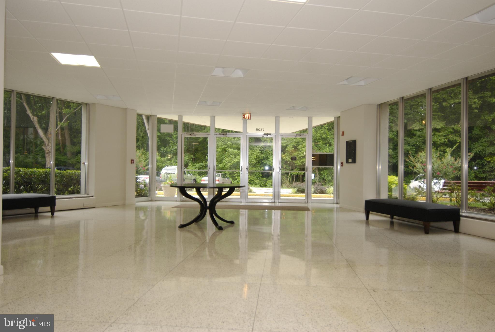 LAKESIDE TERRACE - Residential