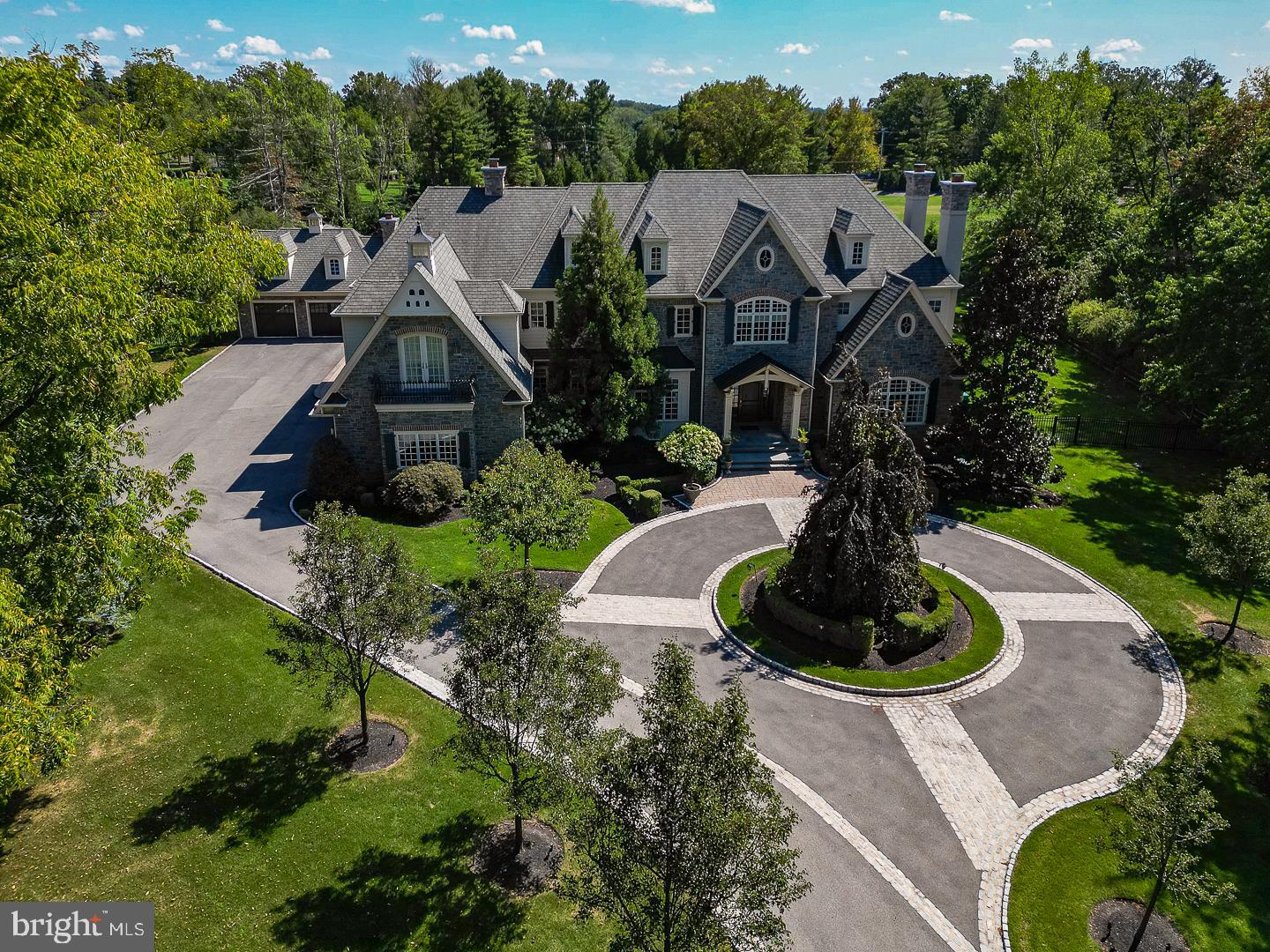 THE PINES - Residential