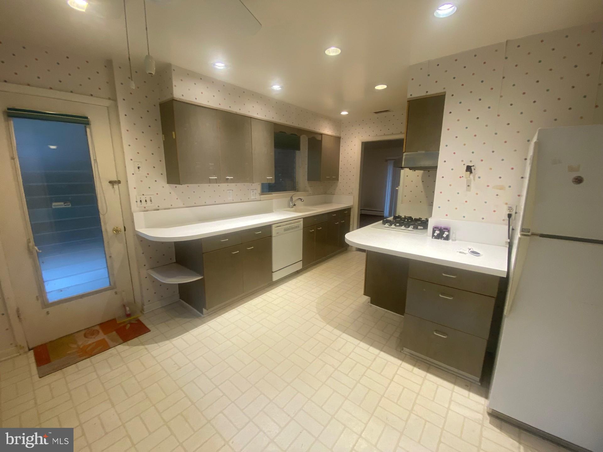 DUNLOP HILLS - Residential