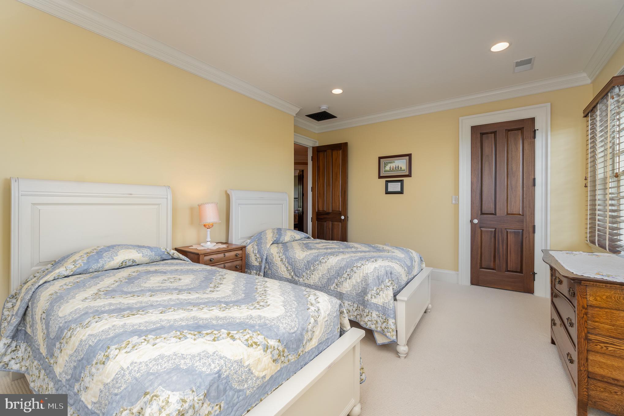 ELIZABETH TWP - Residential