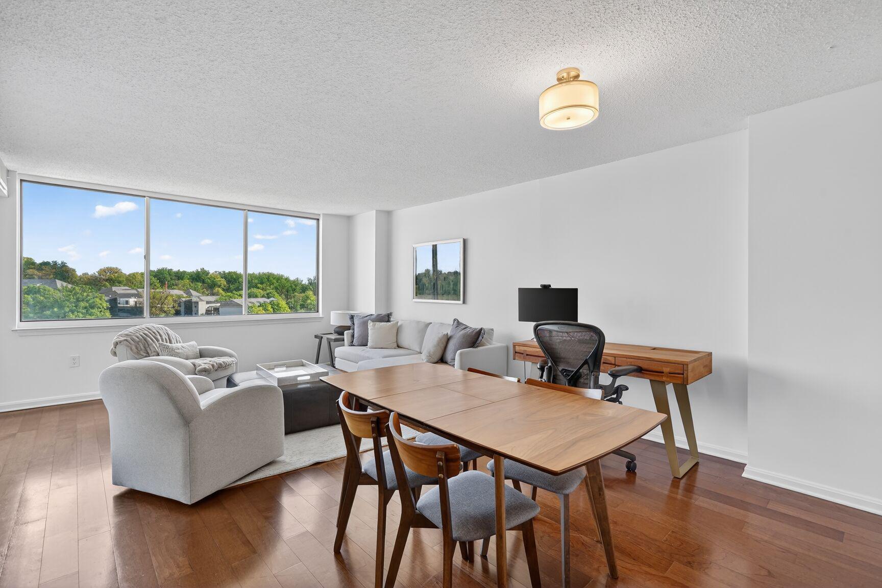 GROSVENOR PARK TOWNHOME CONDOMINIUMS - Residential