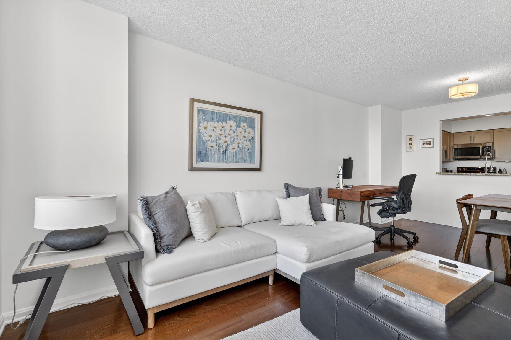 GROSVENOR PARK TOWNHOME CONDOMINIUMS - Residential