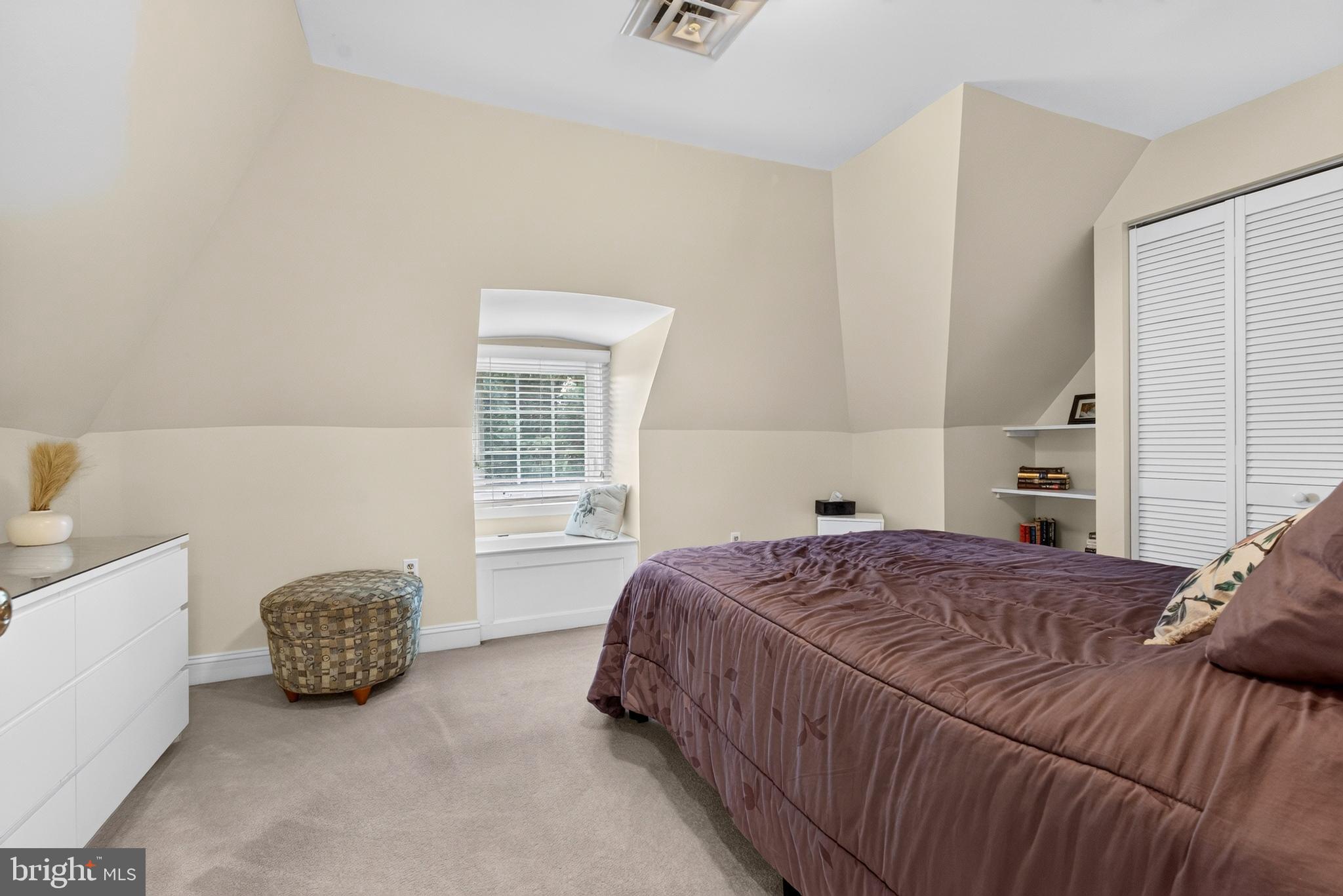 VALLEY GATE - Residential