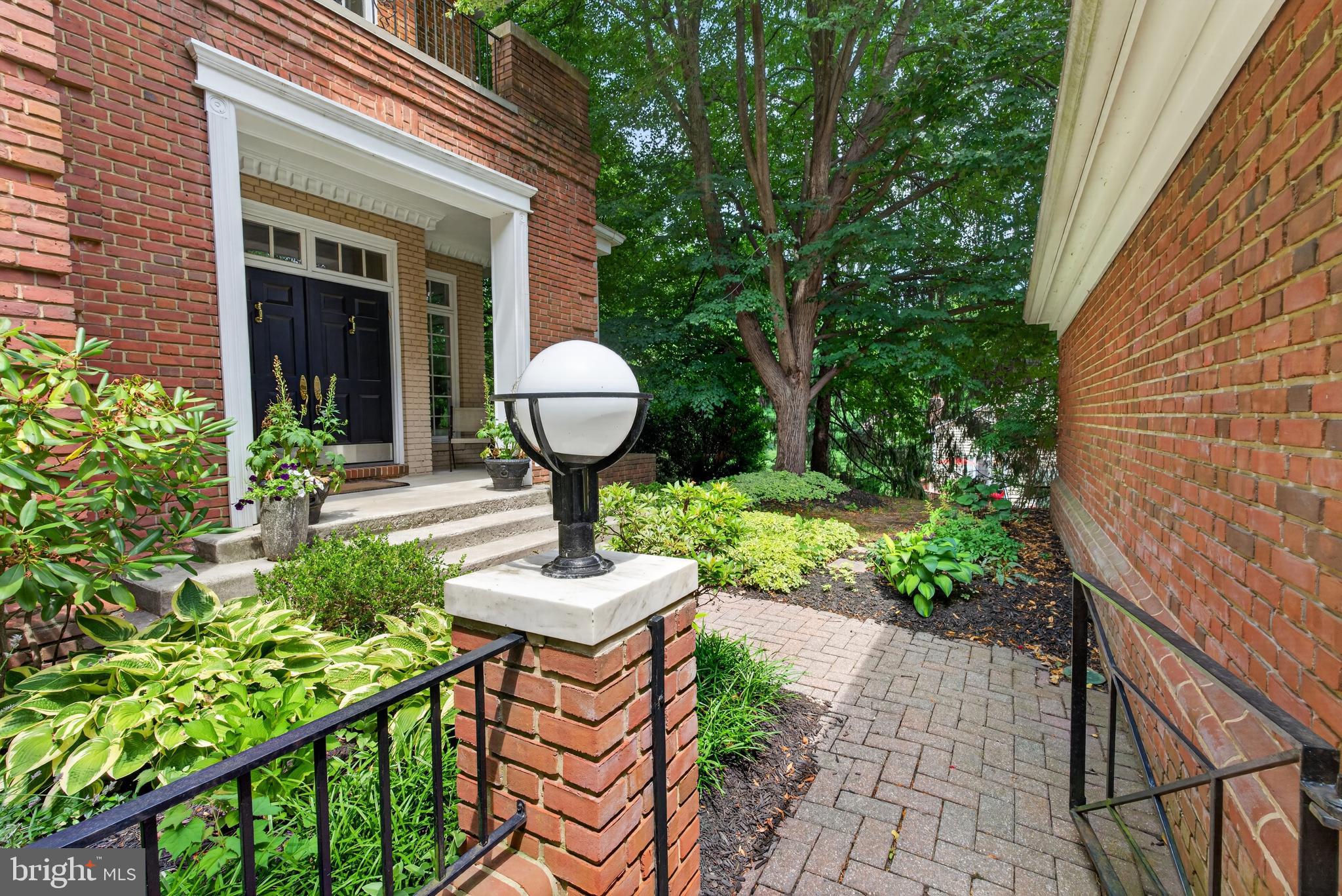 VALLEY GATE - Residential