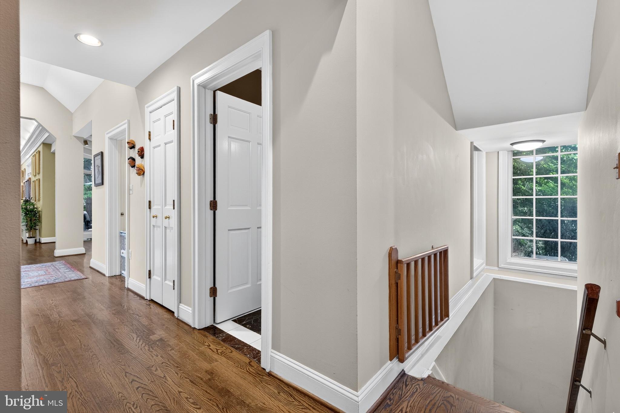 VALLEY GATE - Residential