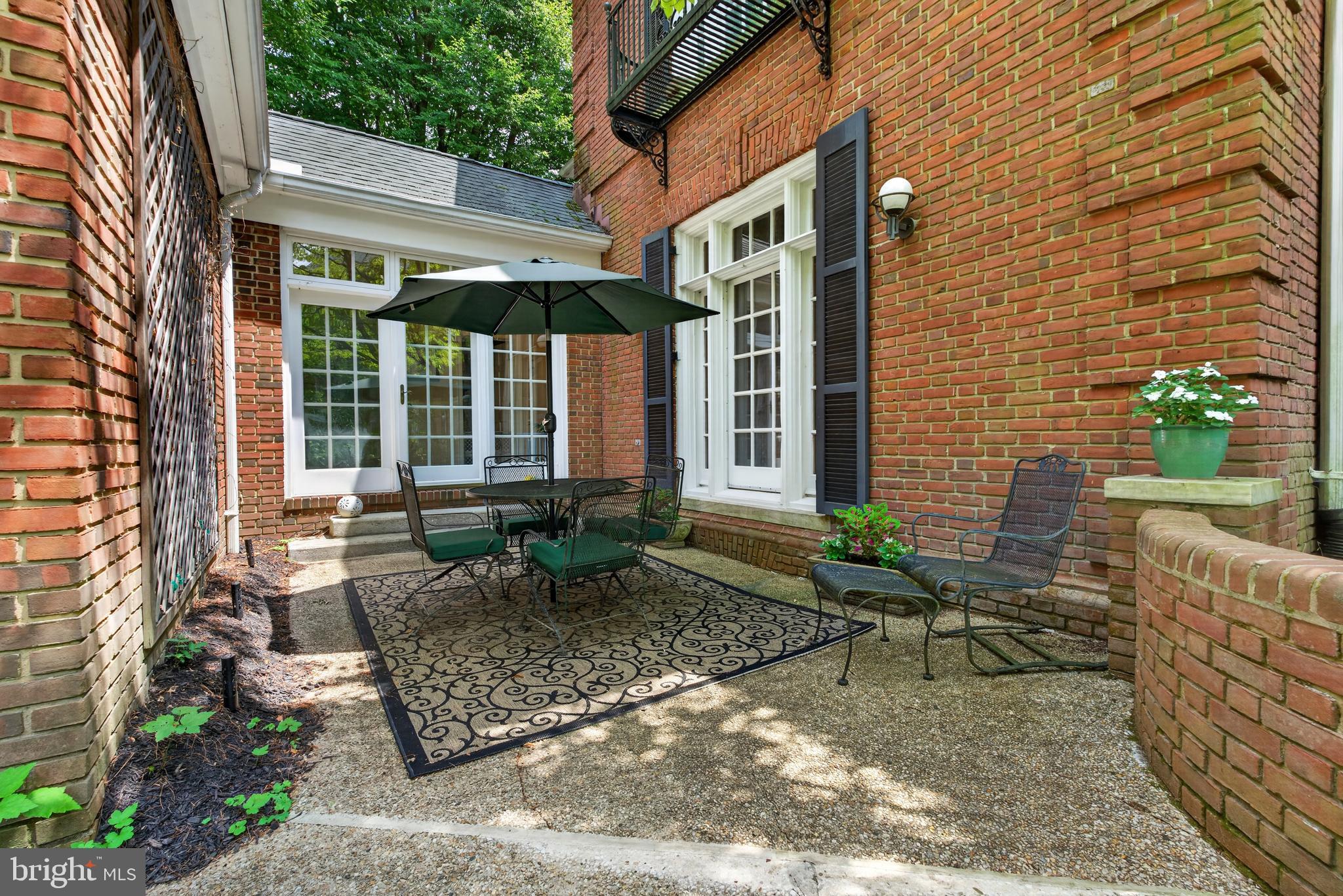 VALLEY GATE - Residential