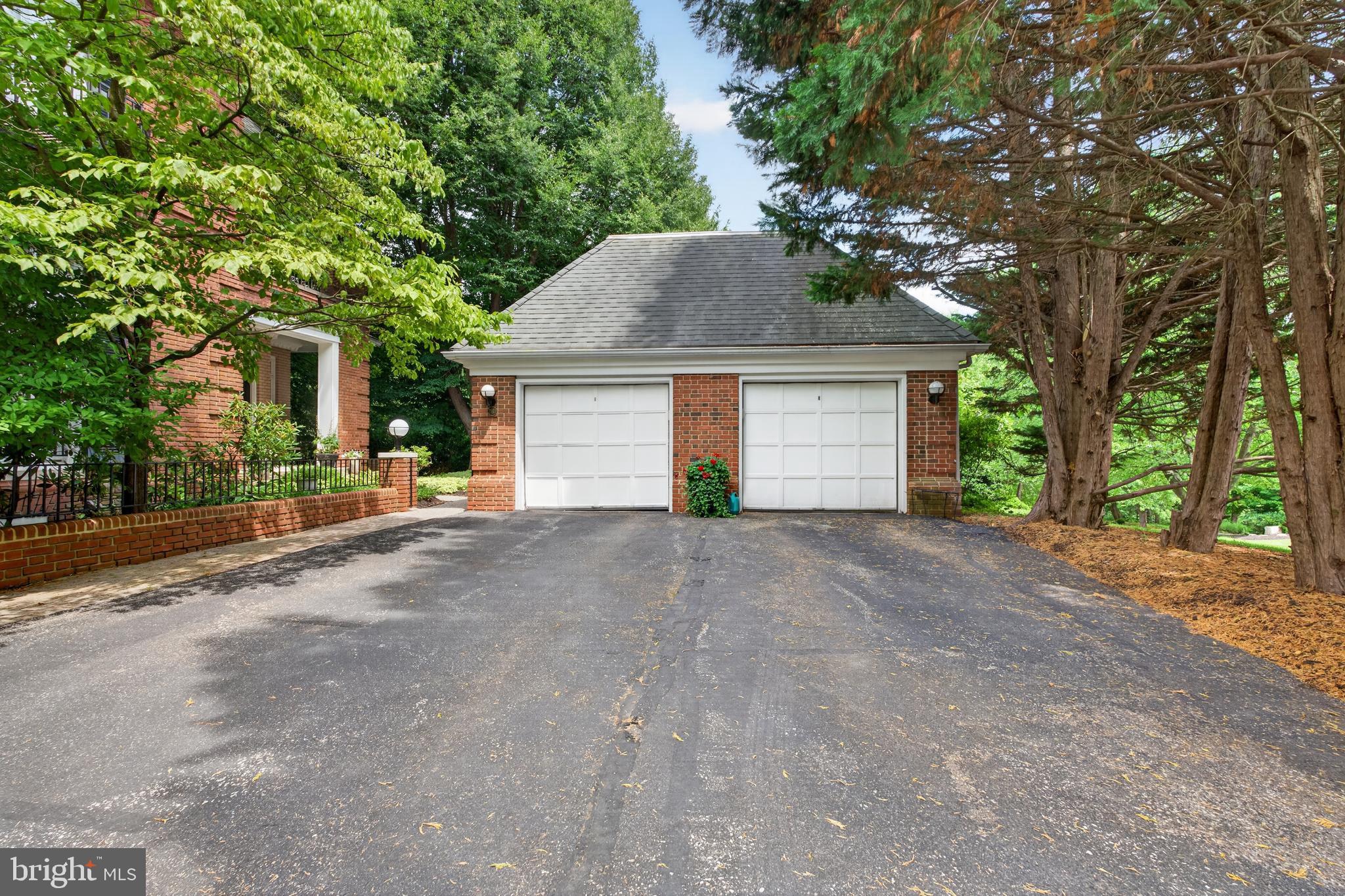 VALLEY GATE - Residential