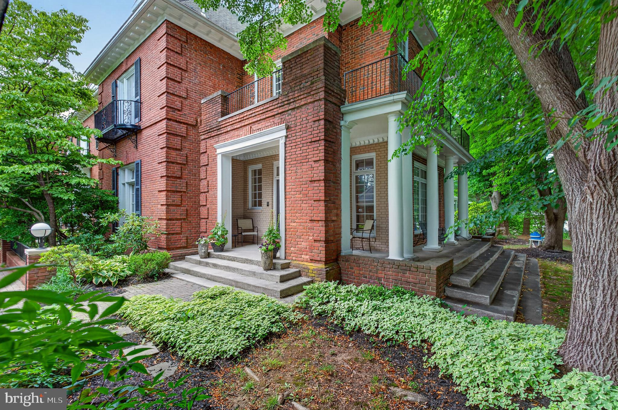 VALLEY GATE - Residential