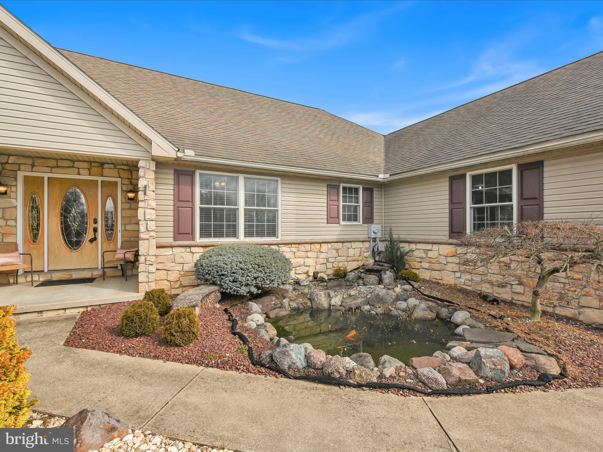 COLONIAL VILLAGE - Residential
