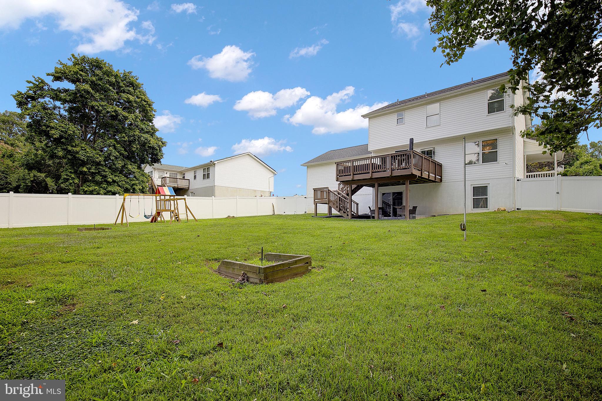 SYMPHONY WOODS - Residential