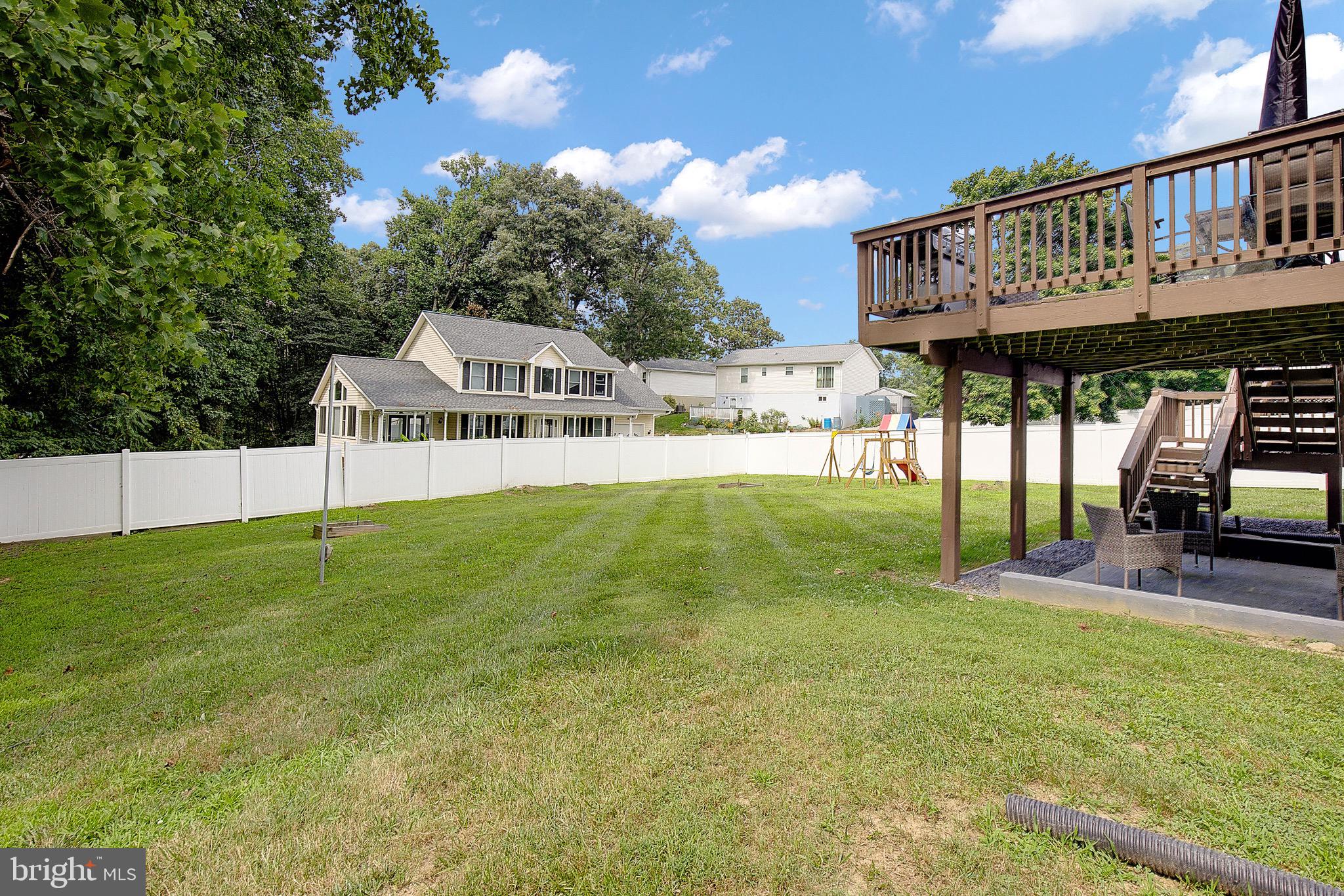 SYMPHONY WOODS - Residential