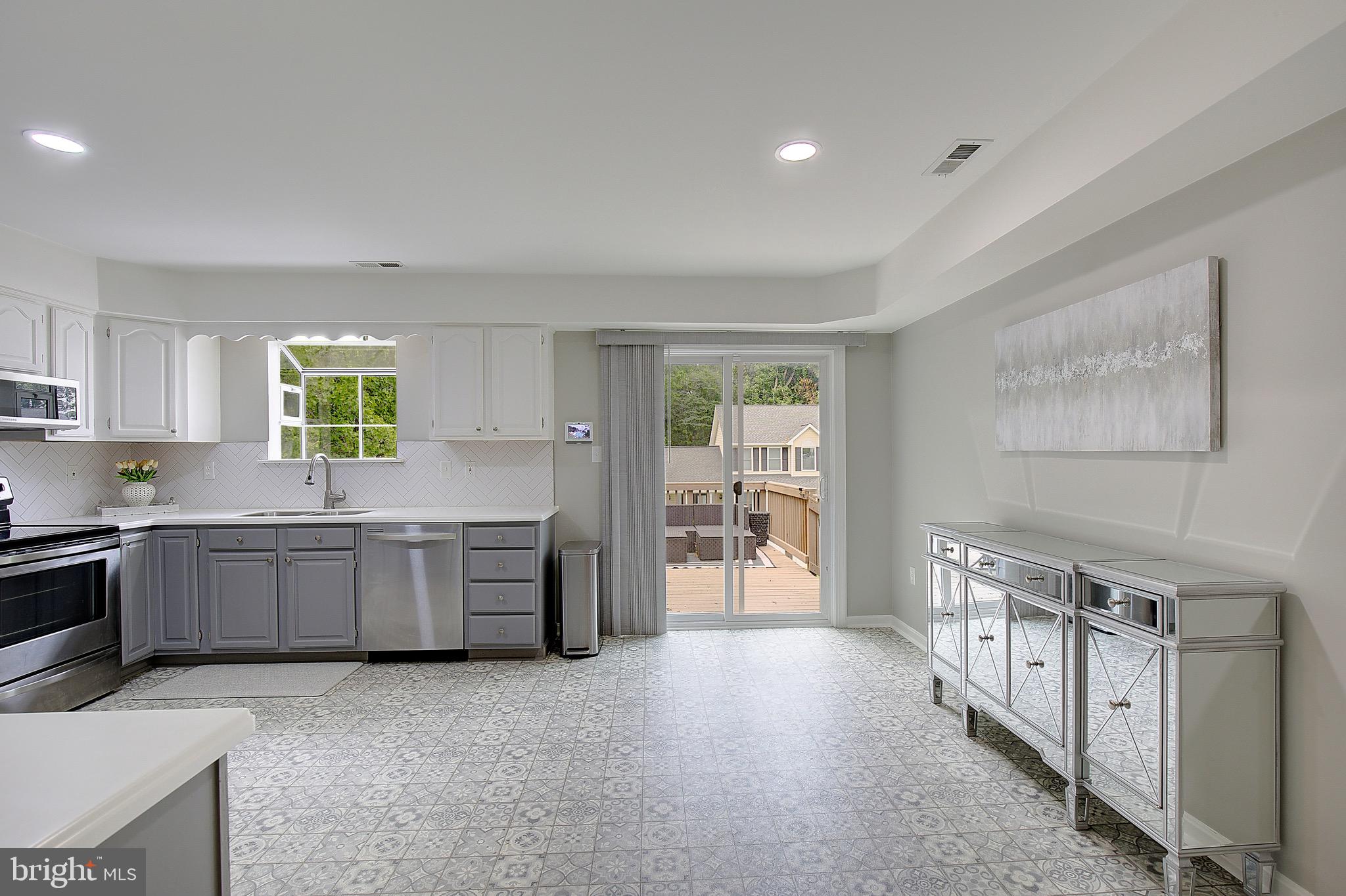 SYMPHONY WOODS - Residential