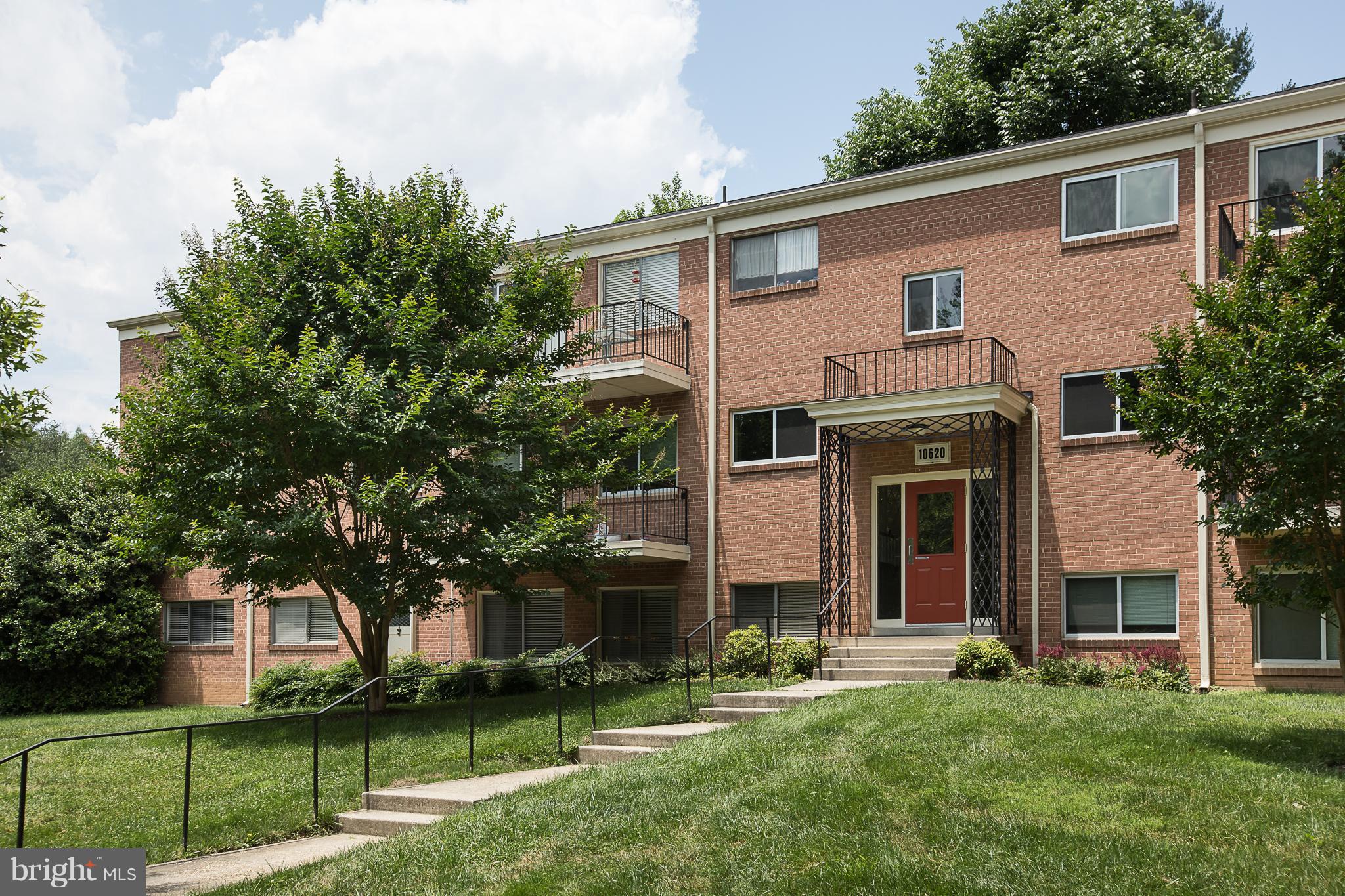 *NEW PRICE!* GORGEOUS BETHESDA APARTMENT W/ EXCLUSIVE PRIVATE ENTRANCE! ALL UTILITIES INCLUDED! UPDATED KITCHEN W/ GRANITE*UPDATED BATHS*HUGE FAMILY ROOM*LARGE BEDROOMS*SUNLIT PATIO!*EXTRA STORAGE* POOL, TENNIS, CLUBHOUSE*CLOSE TO METRO, BUS LINES, COMMUTER RTS! WOW! HURRY! THIS WON T LAST!