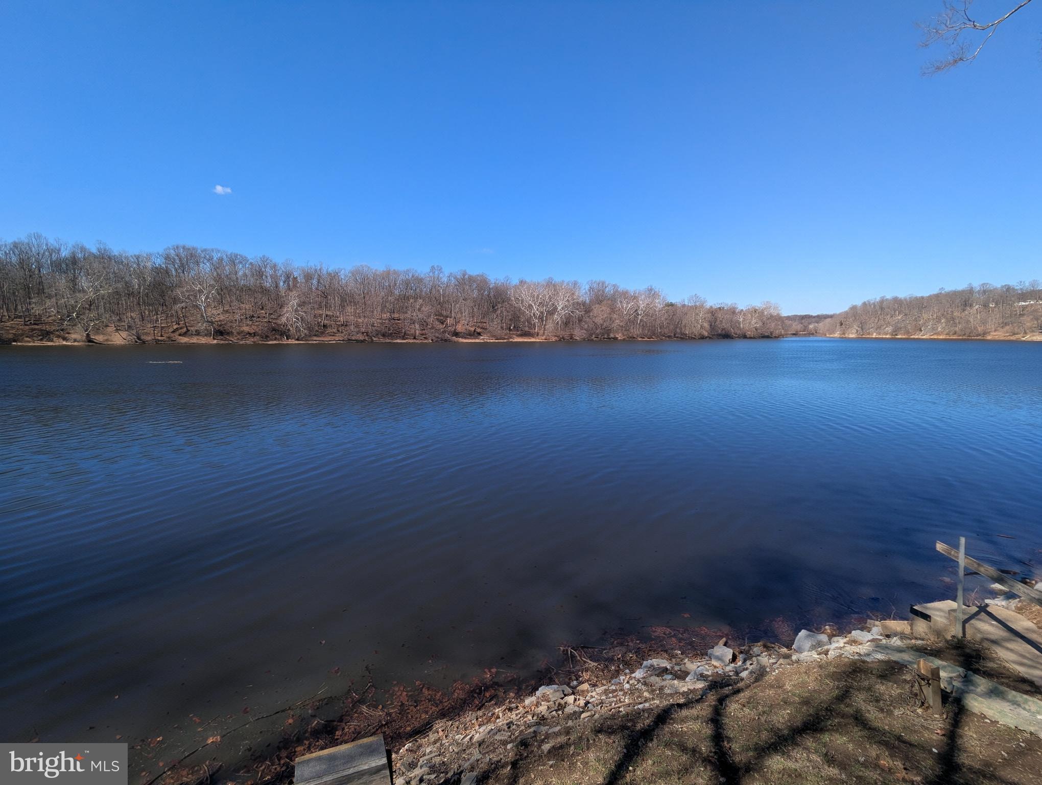 RIVER BEND - Land
