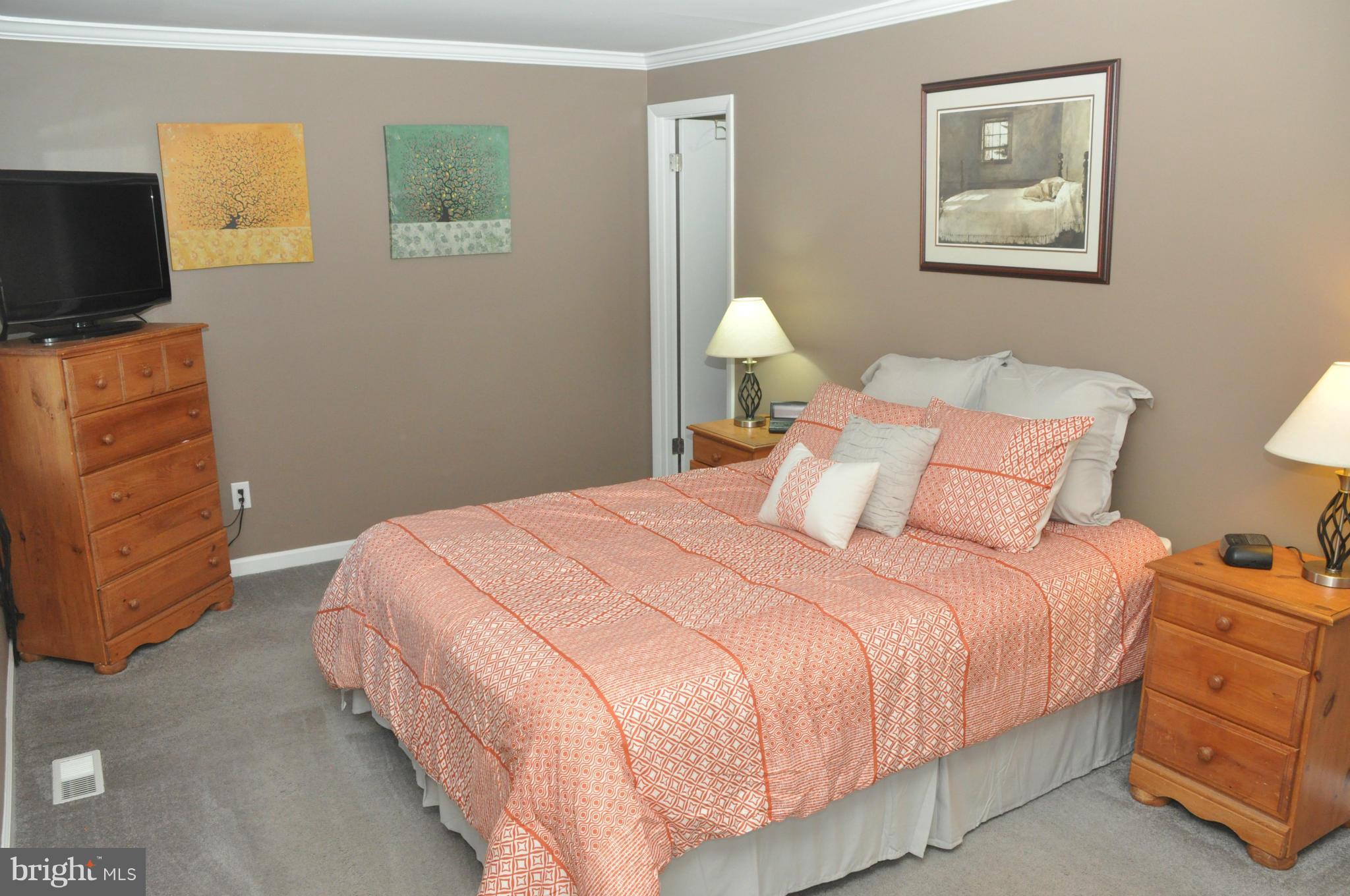 CROFTON SQUARE - Residential