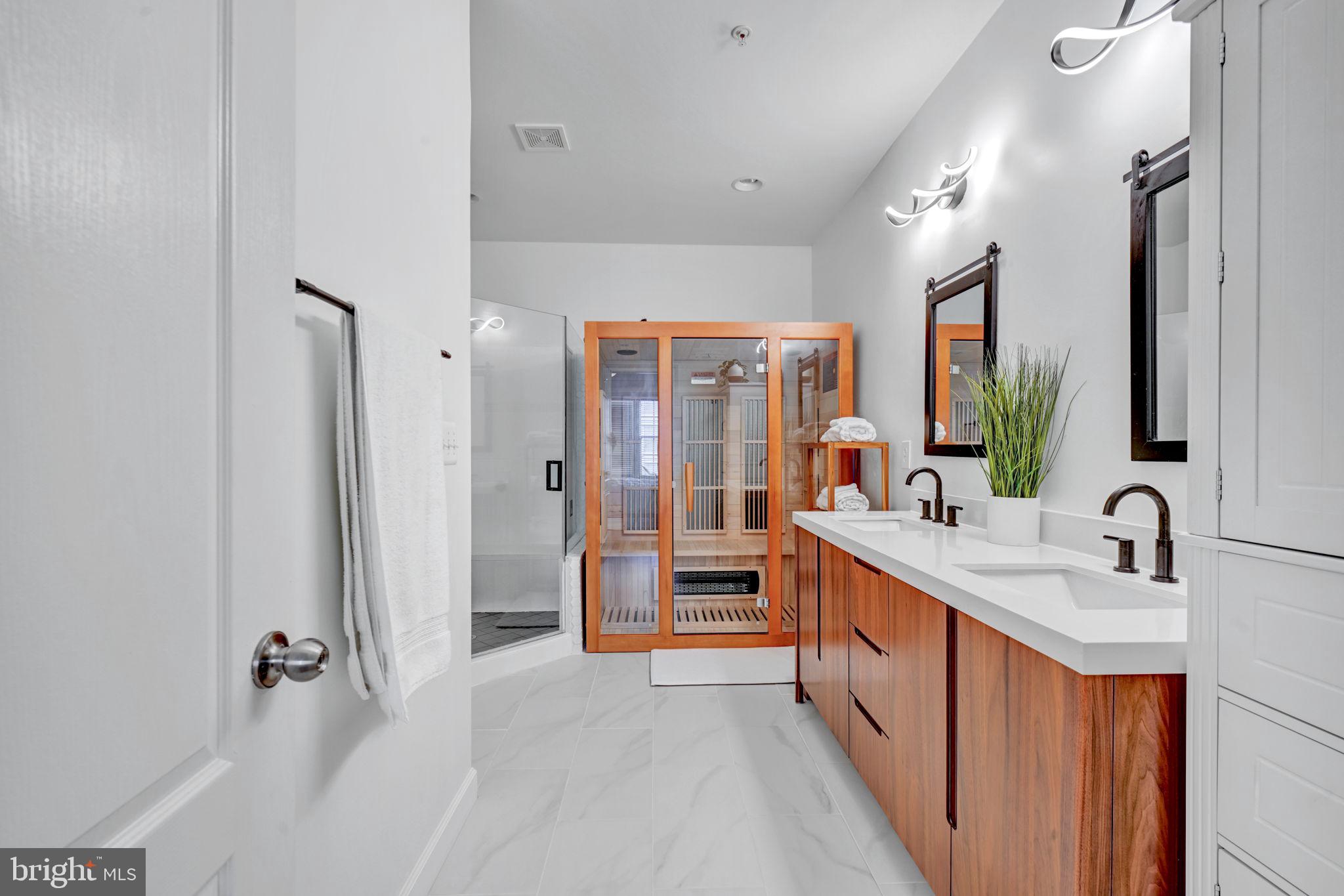 NATIONAL HARBOR - Residential