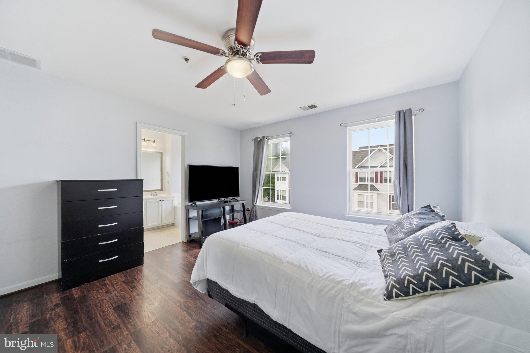 APPLEGATE NORTH - Residential
