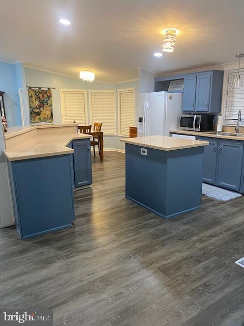 BUSH RIVER MANOR - Residential