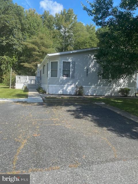 BUSH RIVER MANOR - Residential