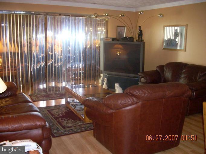 TREETOP CONDO - Residential