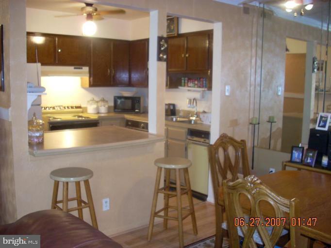 TREETOP CONDO - Residential