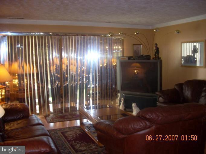 TREETOP CONDO - Residential