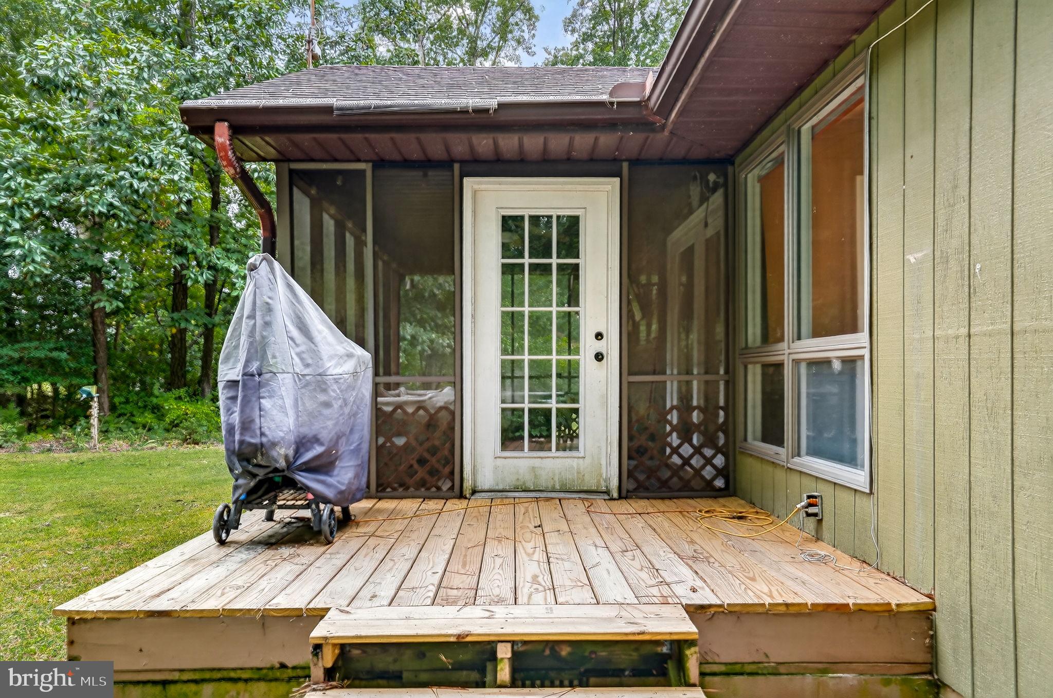 CAPTAIN'S COVE - Residential