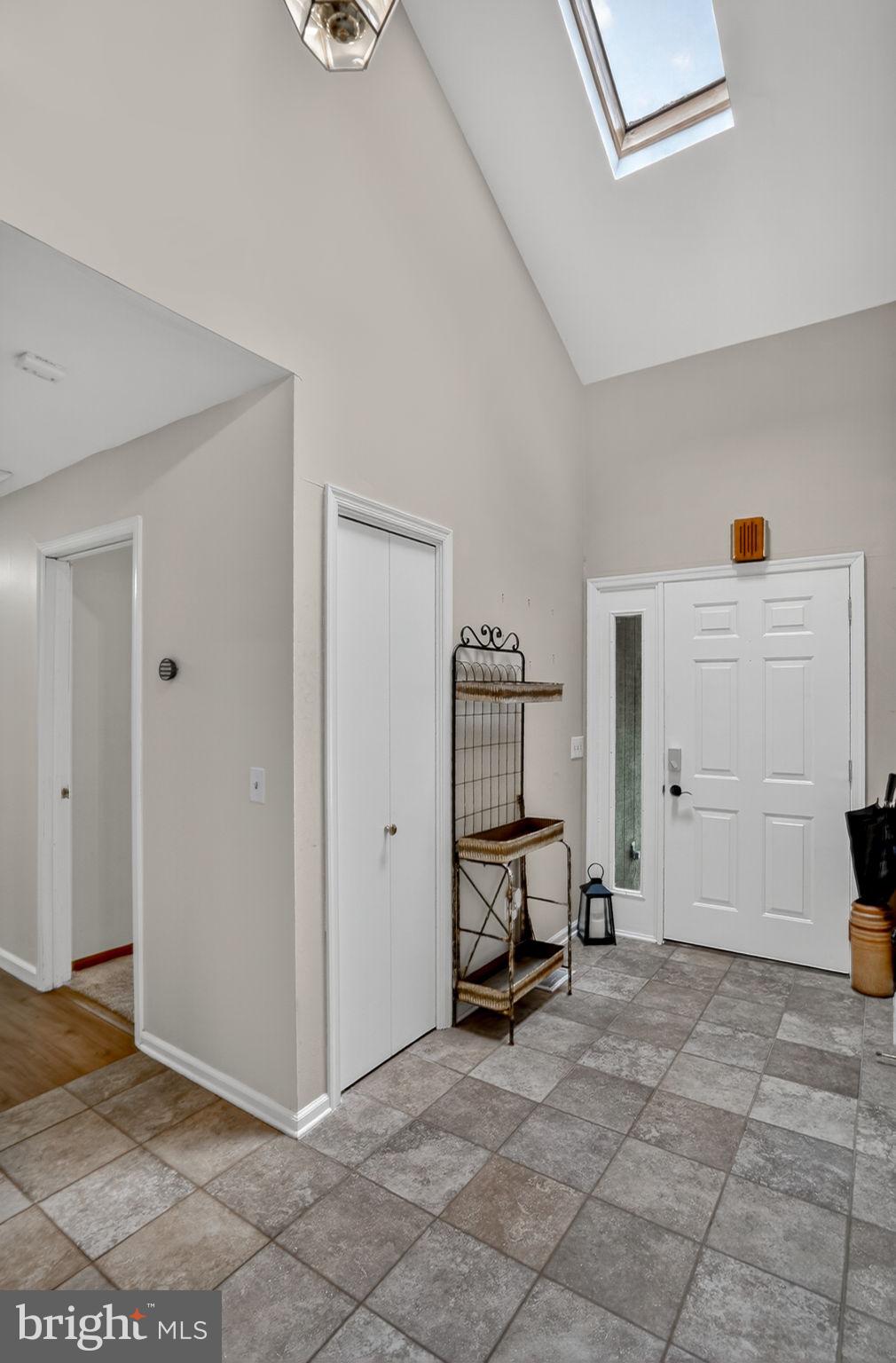CAPTAIN'S COVE - Residential