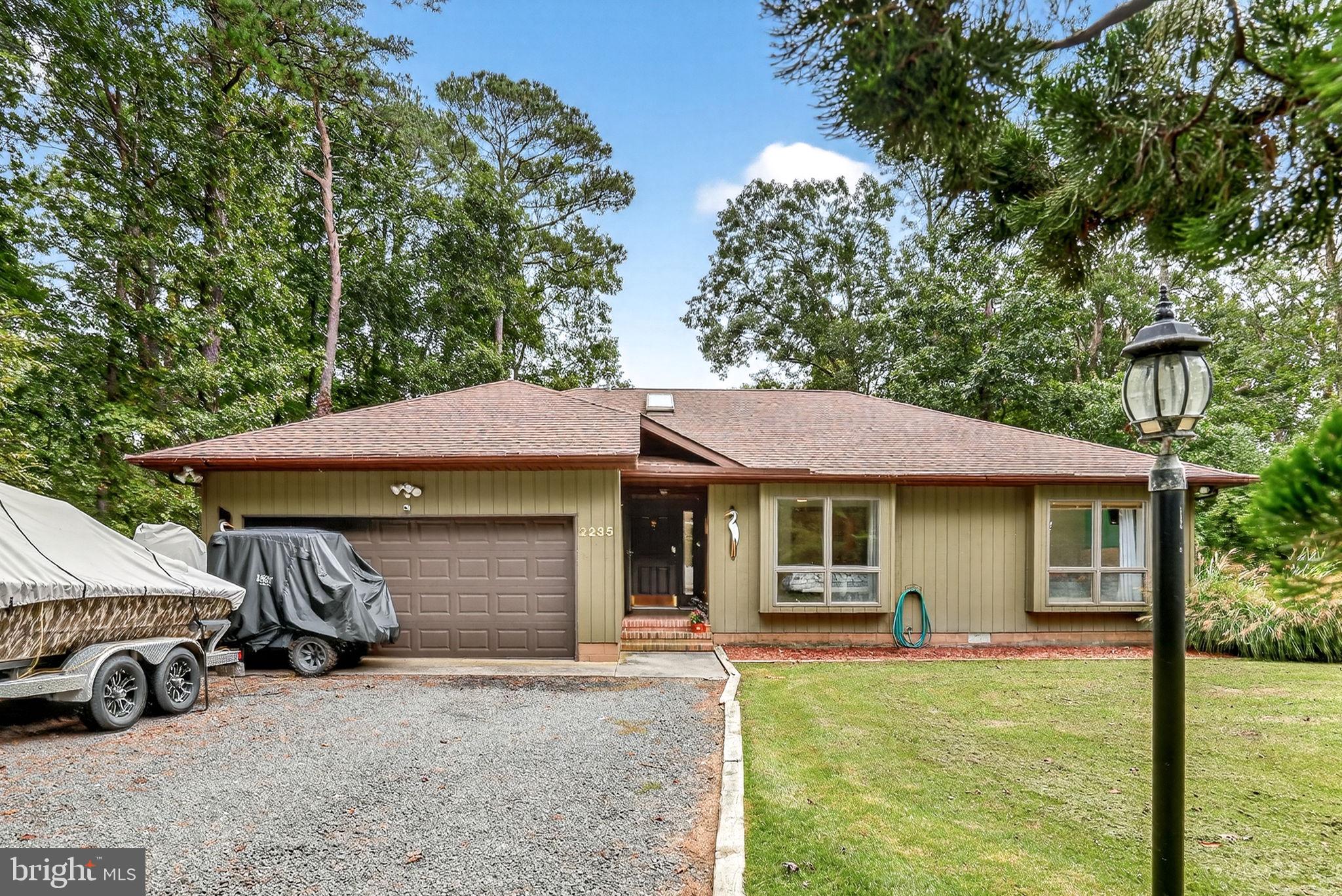CAPTAIN'S COVE - Residential