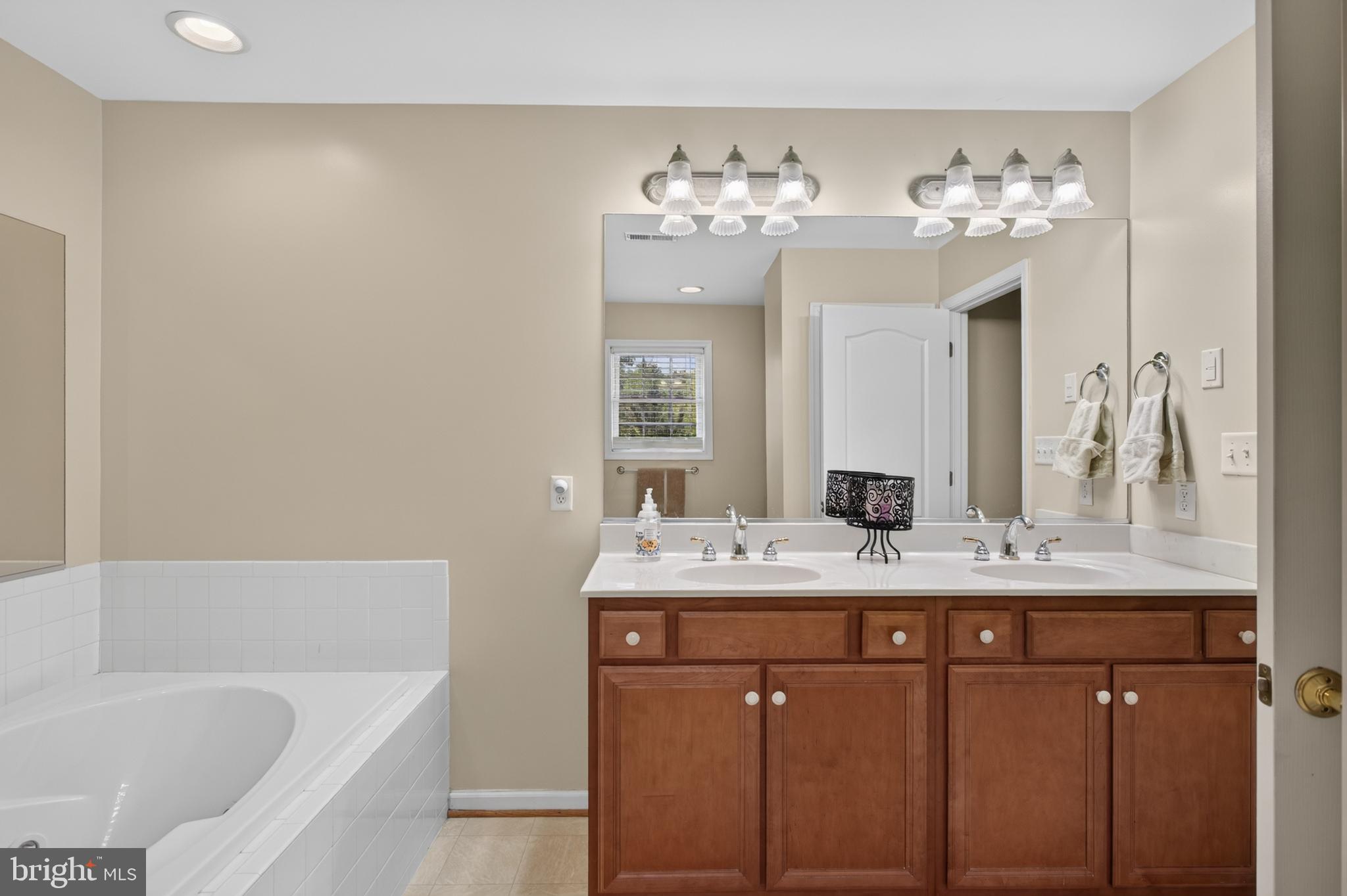 CANTER ESTATES - Residential