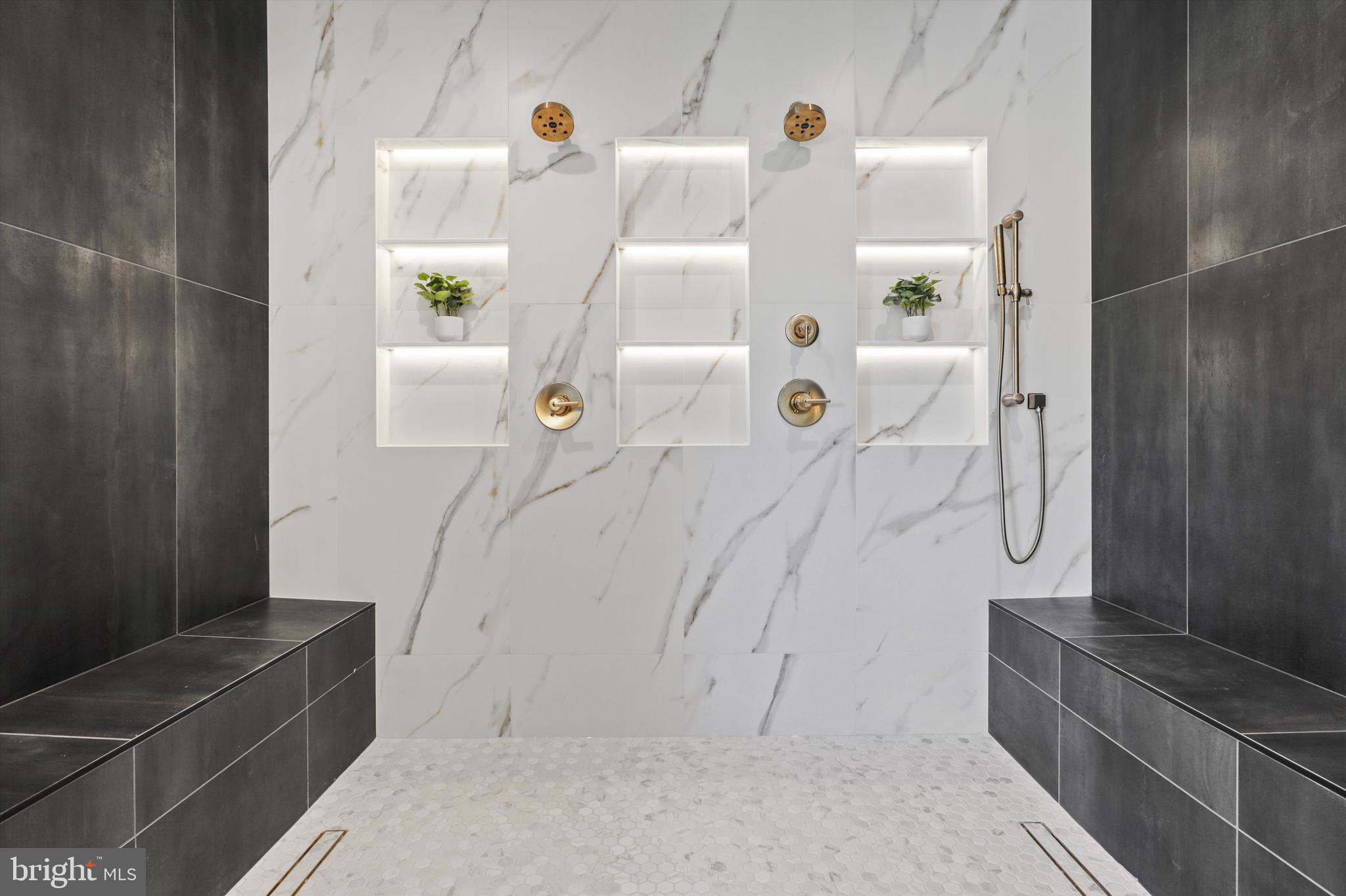 SOUTHRIDGE - Residential