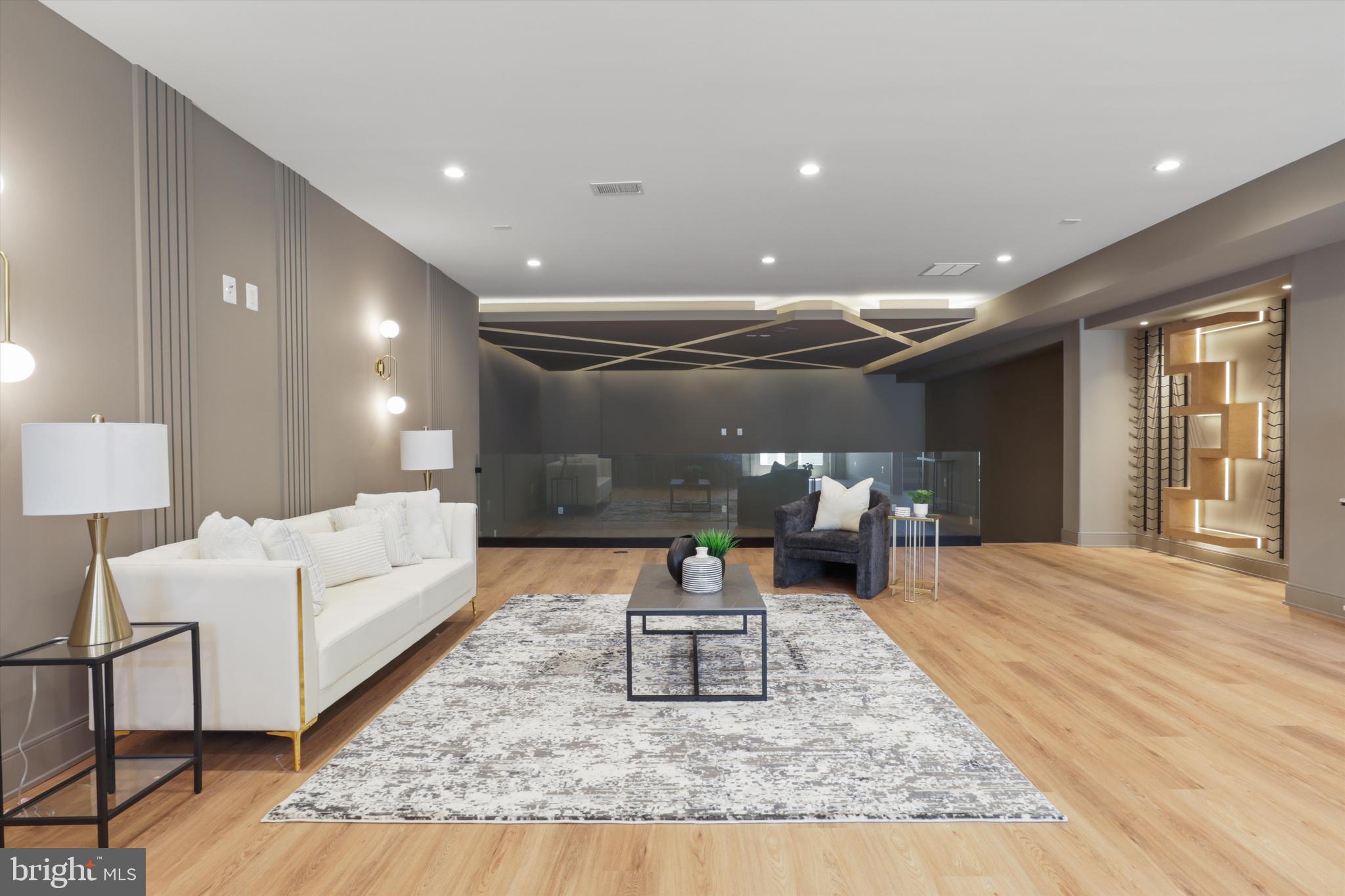 SOUTHRIDGE - Residential