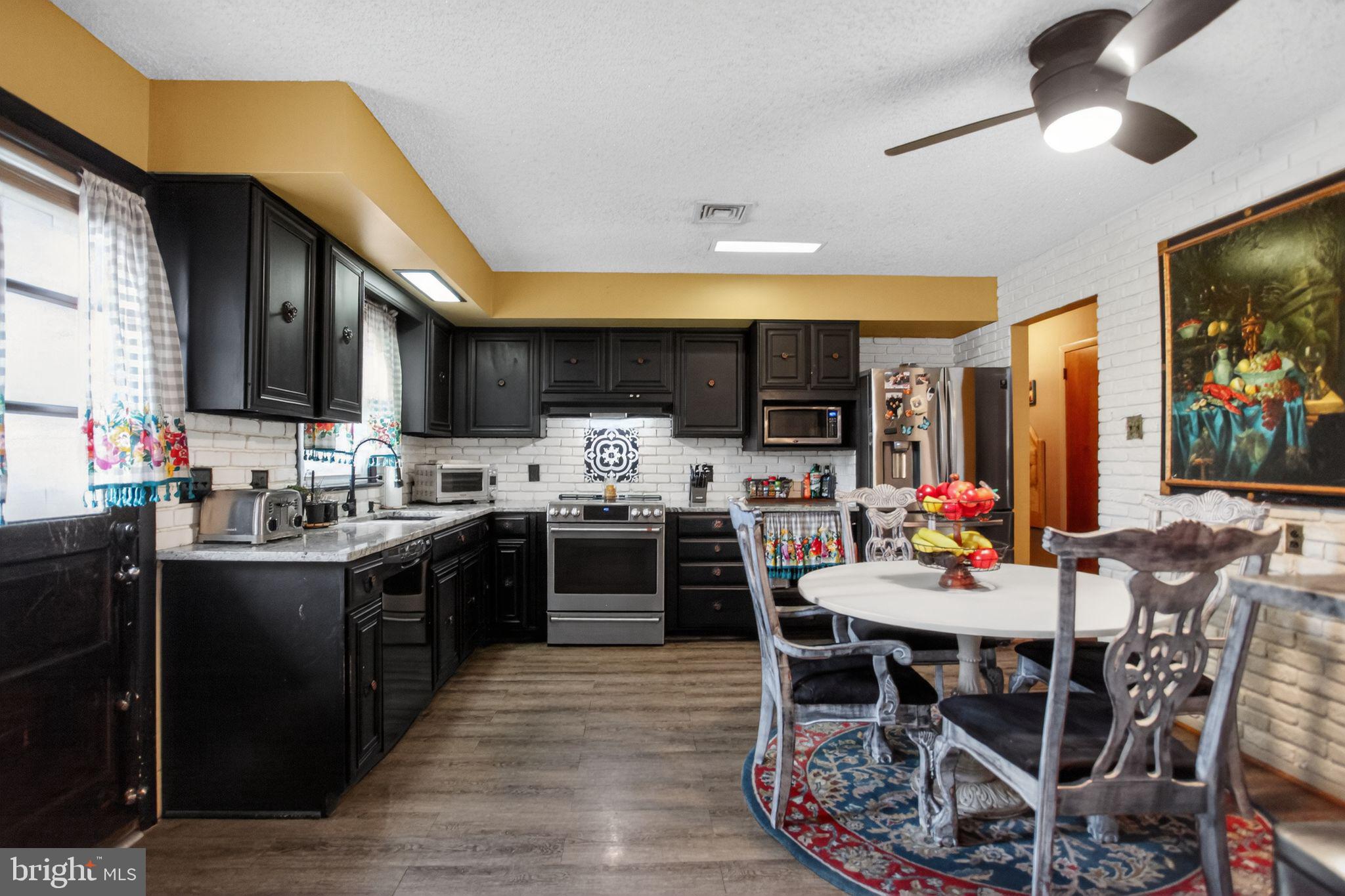 MAPLE GLEN - Residential