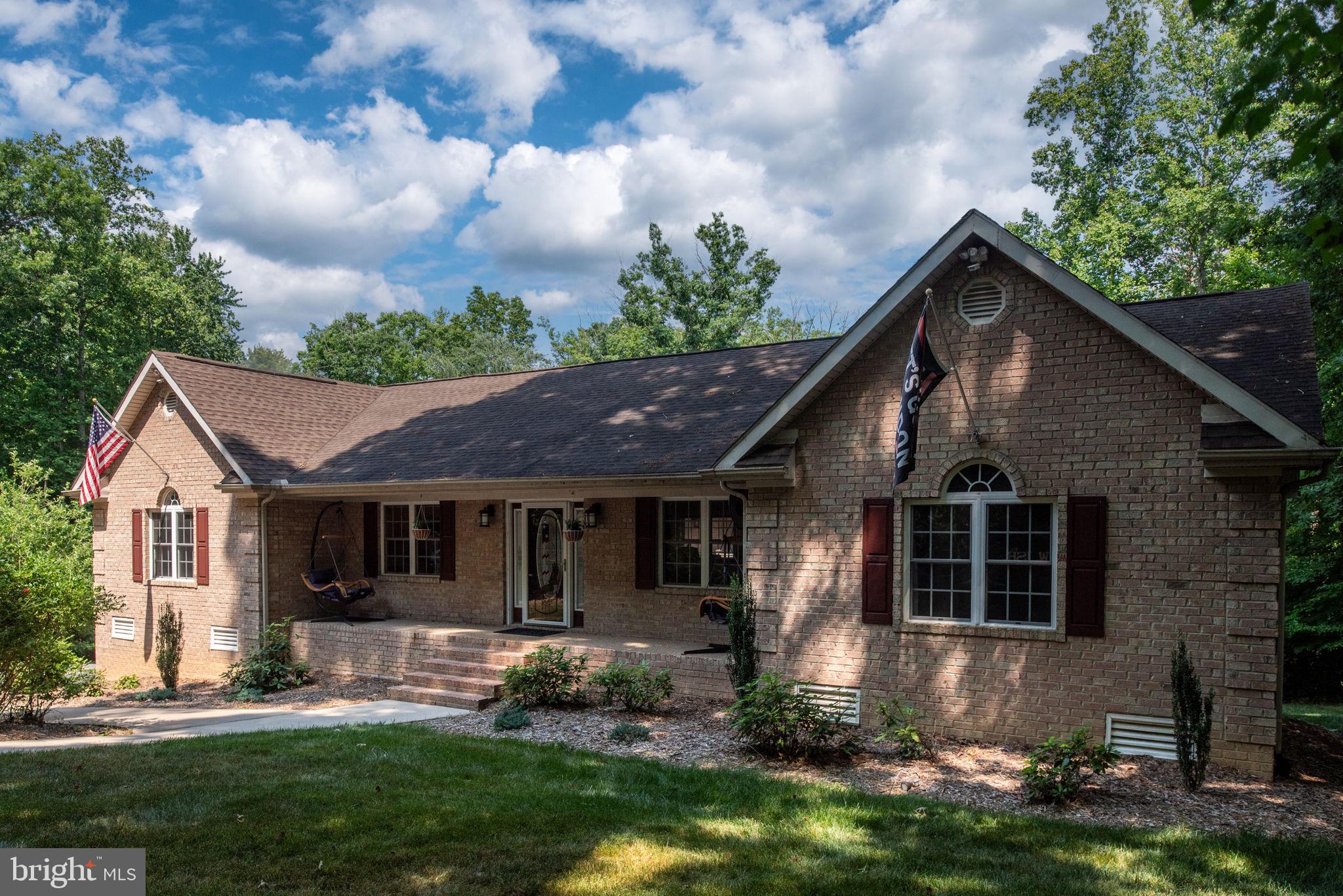 TALL PINES - Residential
