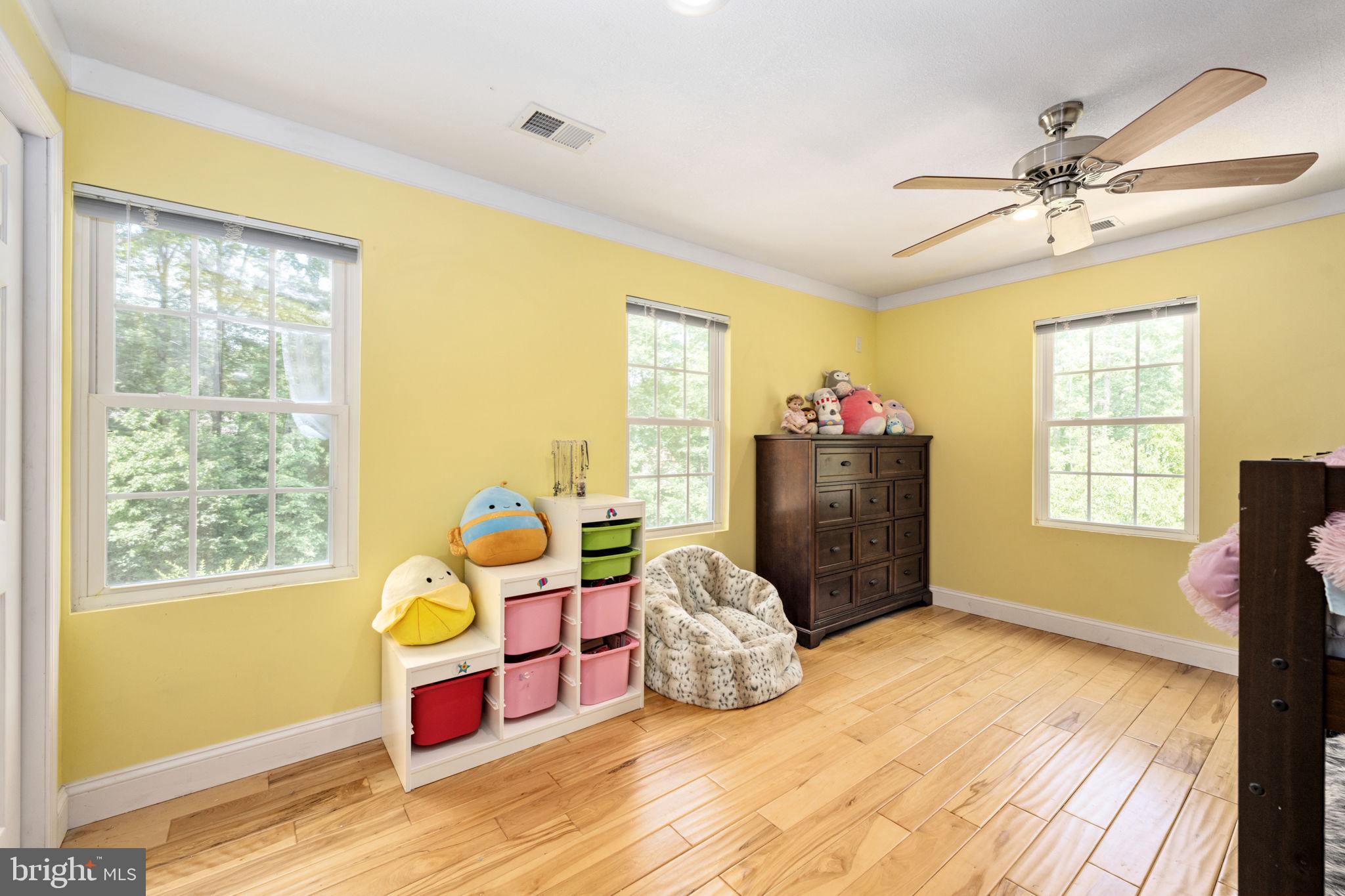TALL PINES - Residential