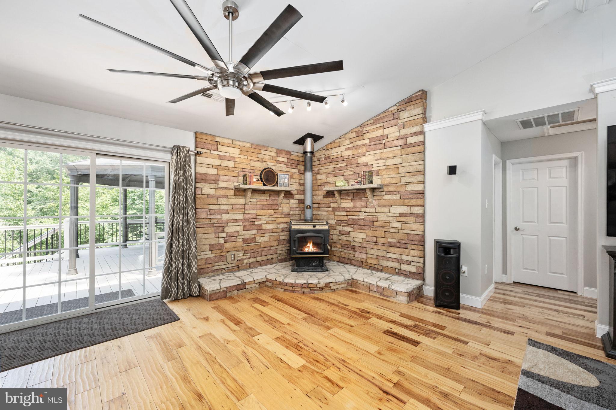 TALL PINES - Residential