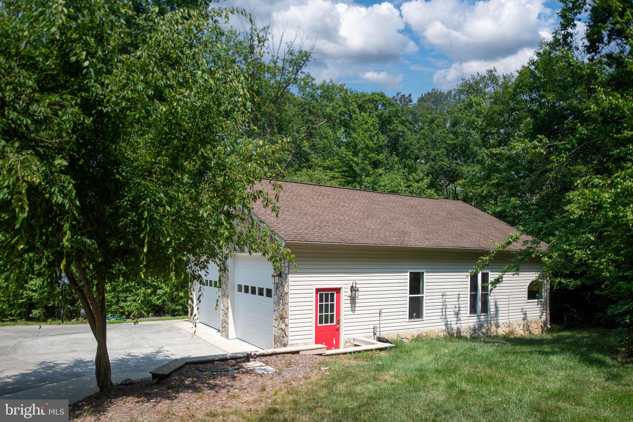 TALL PINES - Residential