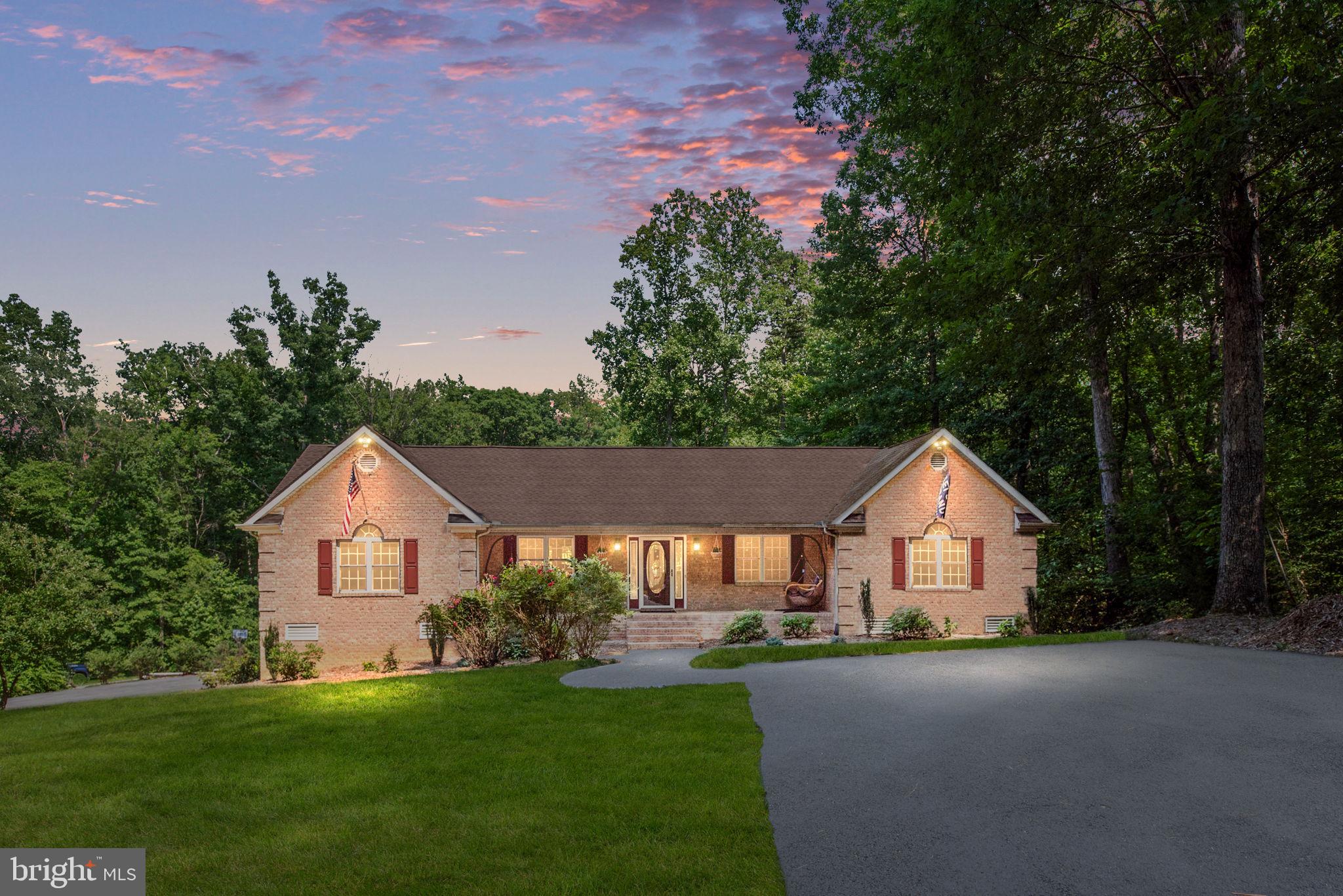 TALL PINES - Residential