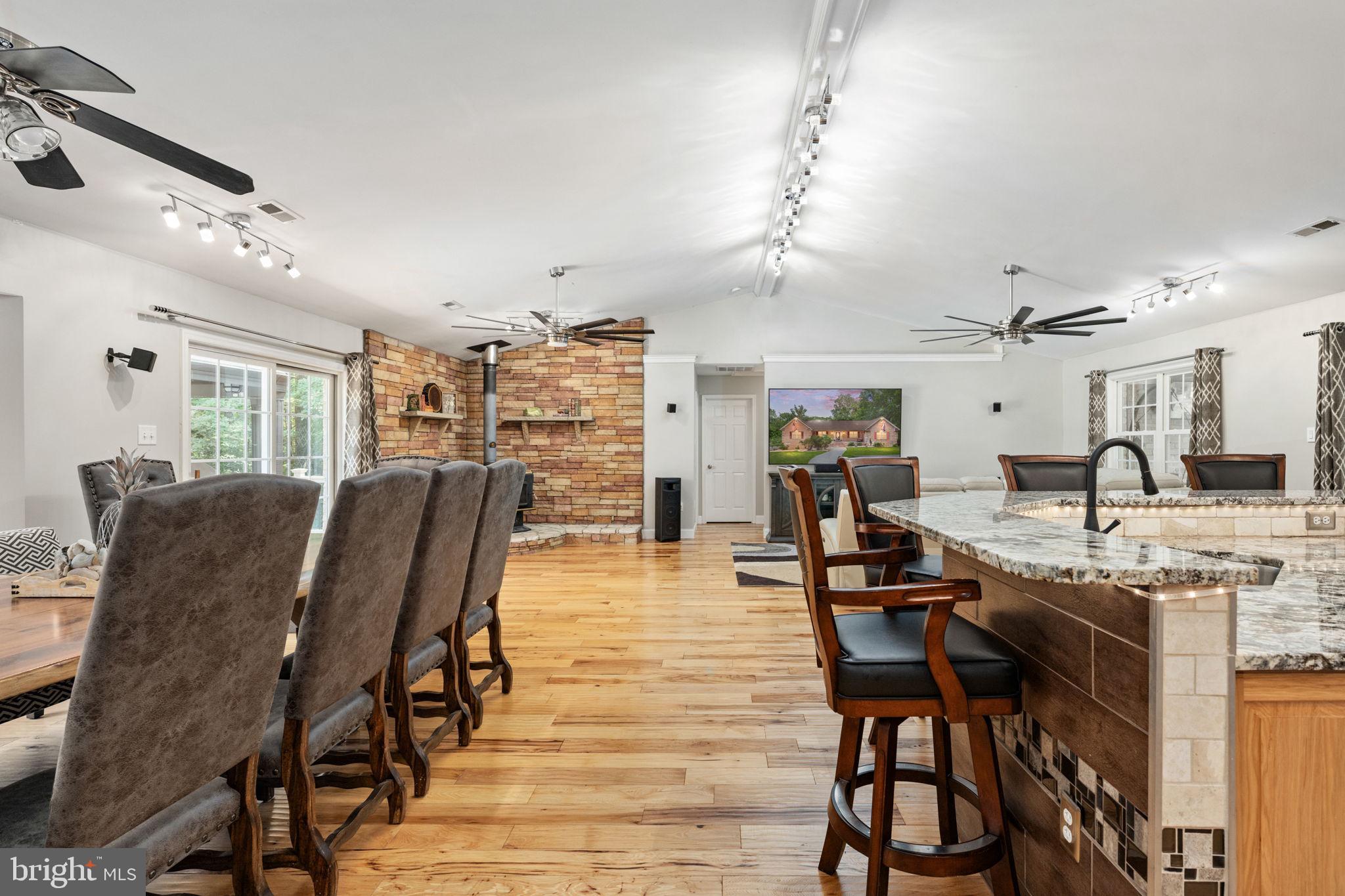 TALL PINES - Residential