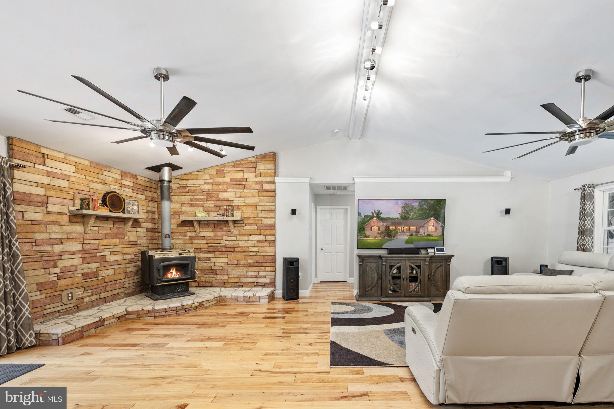 TALL PINES - Residential