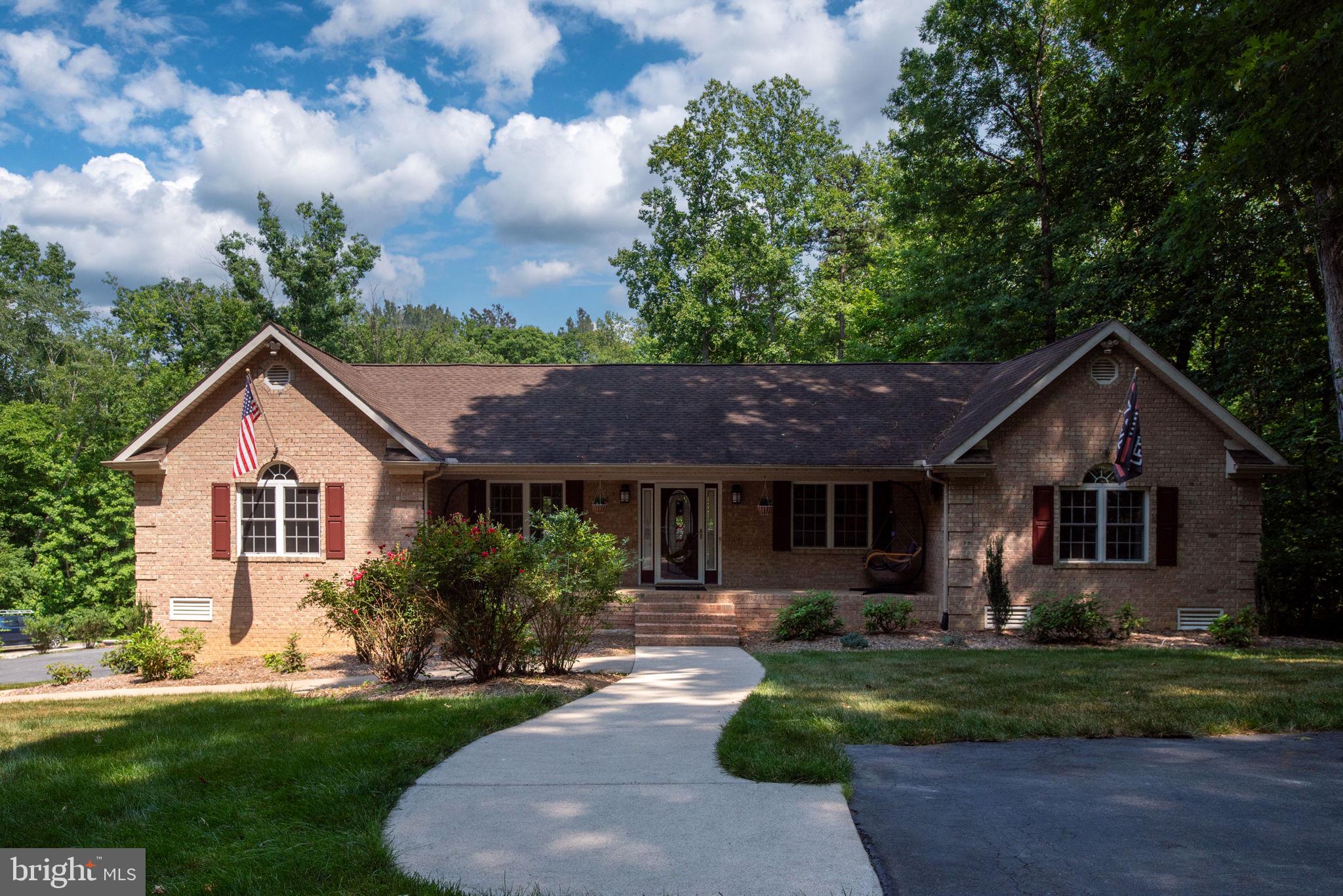 TALL PINES - Residential