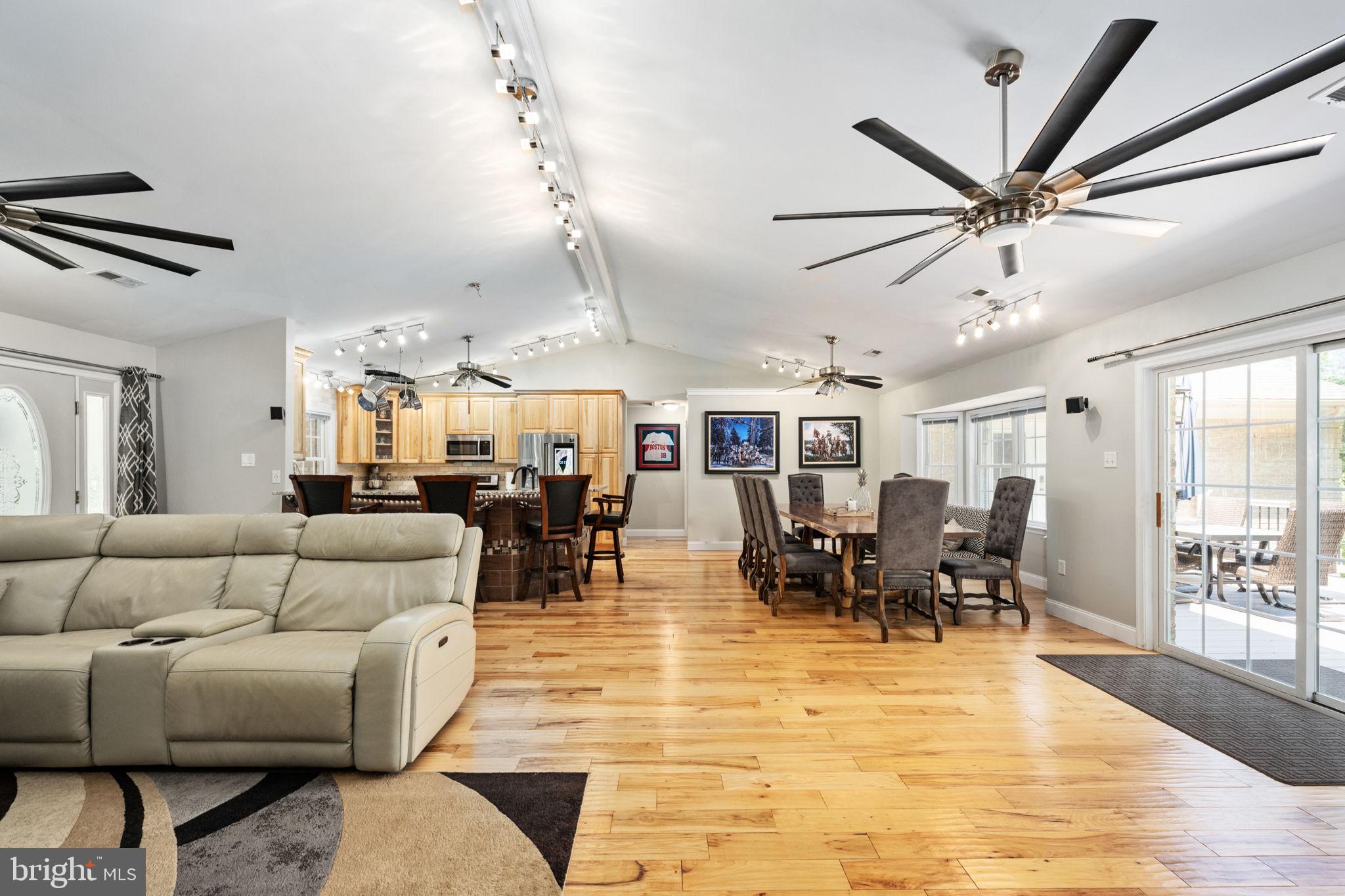 TALL PINES - Residential