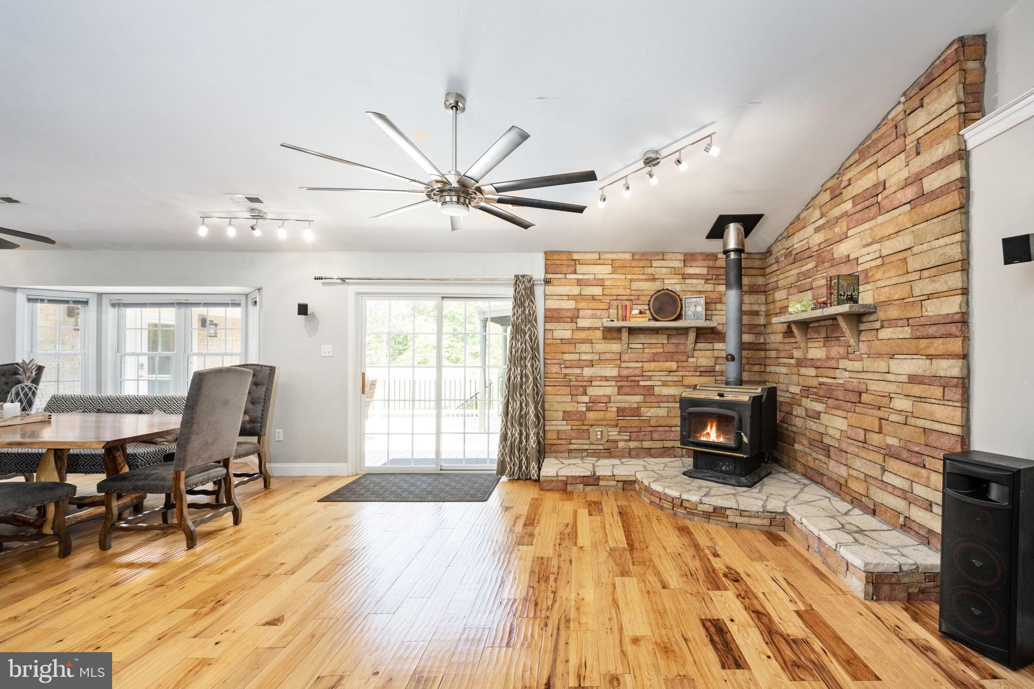 TALL PINES - Residential