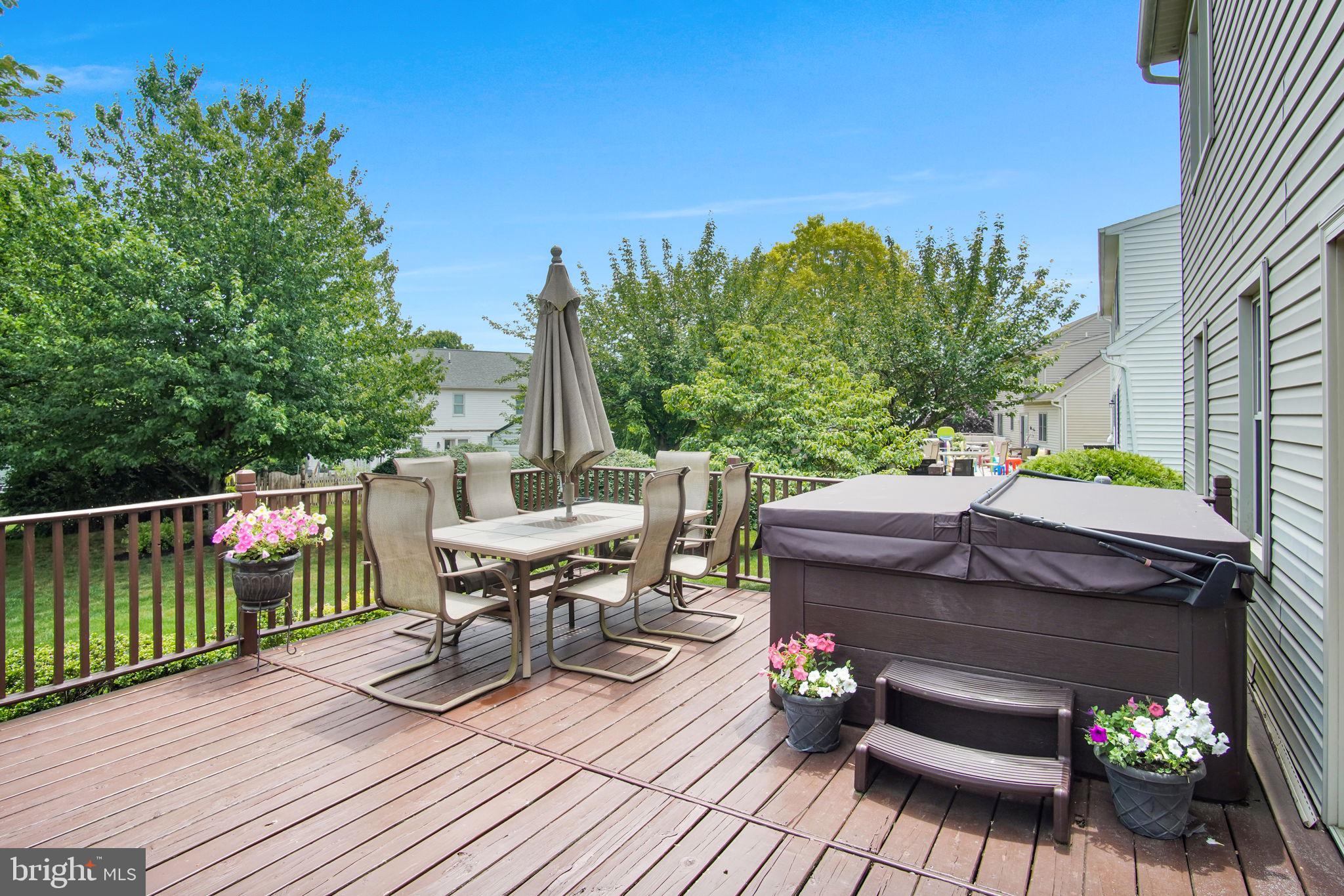 SOUTHPOINT COMMONS - Residential