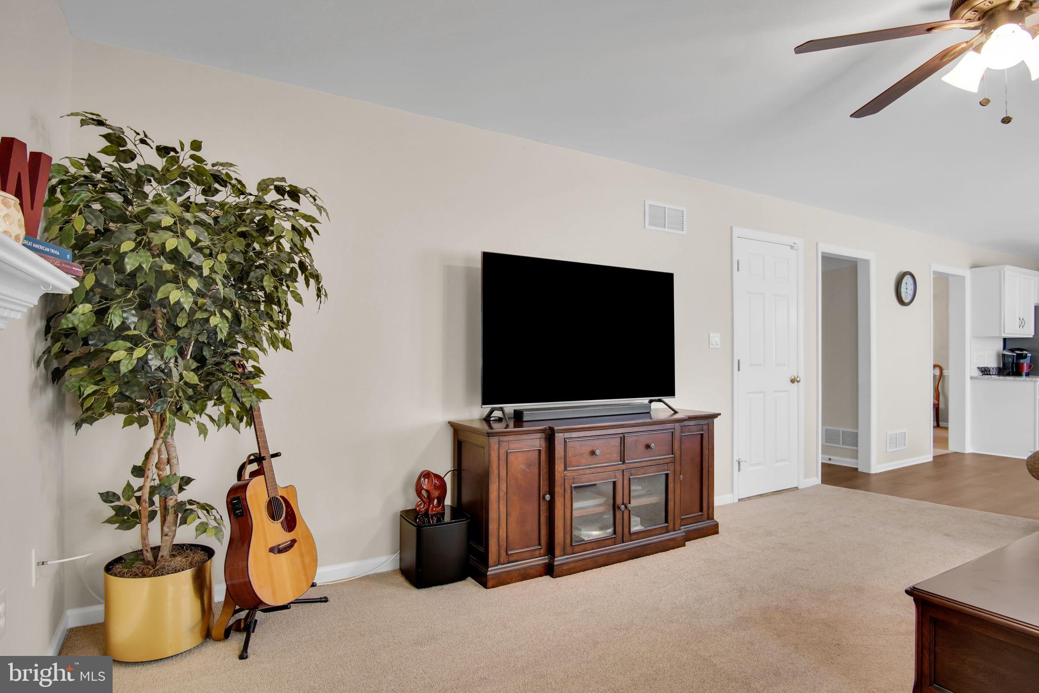 SOUTHPOINT COMMONS - Residential
