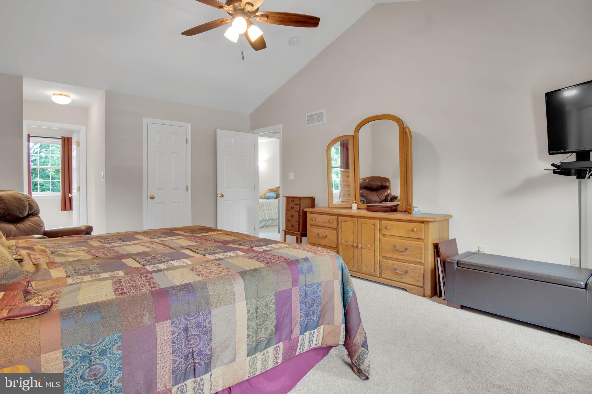 SOUTHPOINT COMMONS - Residential