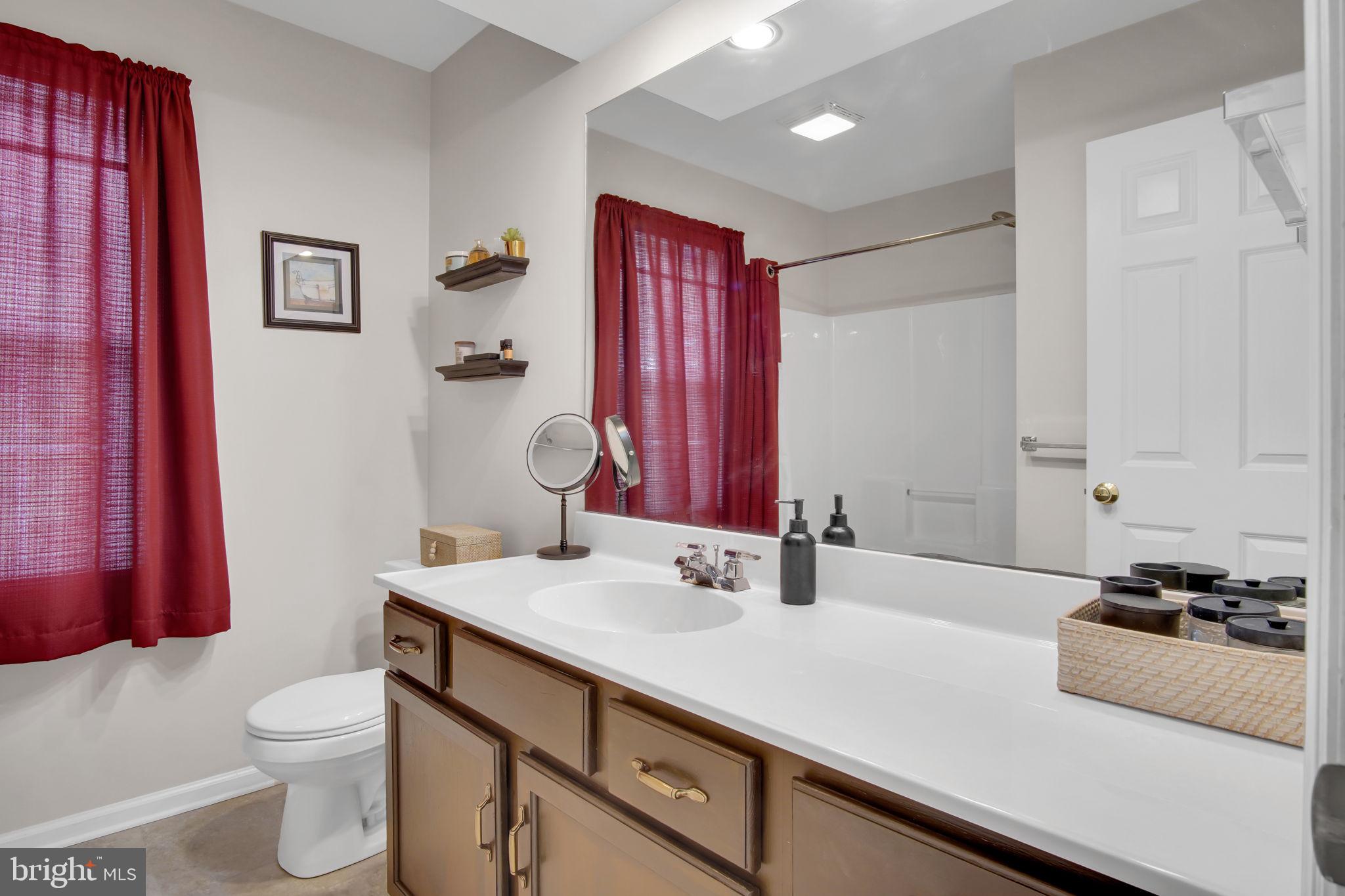 SOUTHPOINT COMMONS - Residential