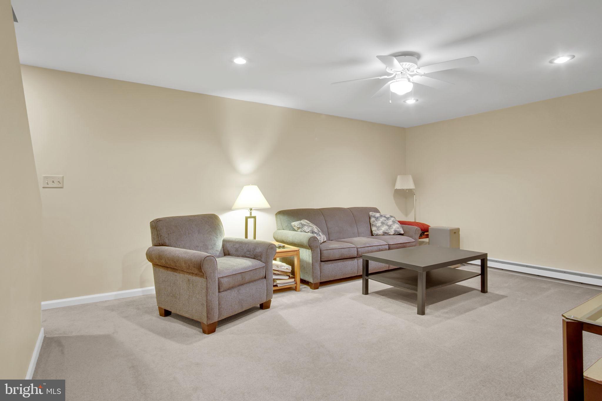 SOUTHPOINT COMMONS - Residential