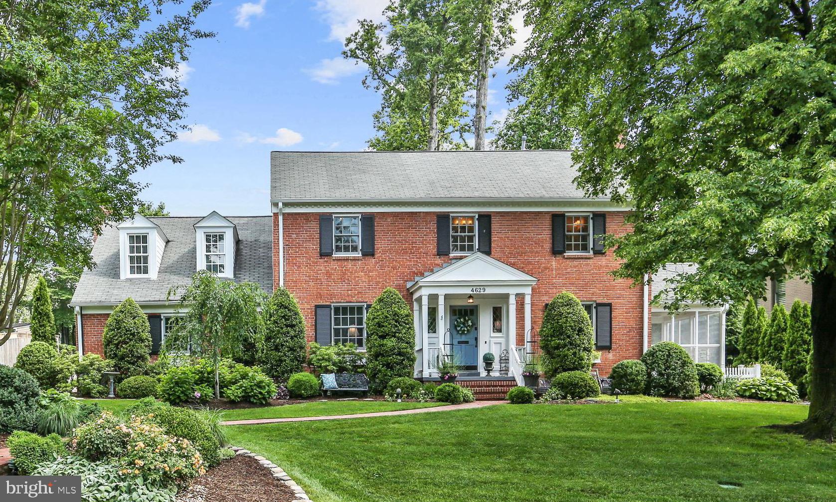 COUNTRY CLUB HILLS - Residential
