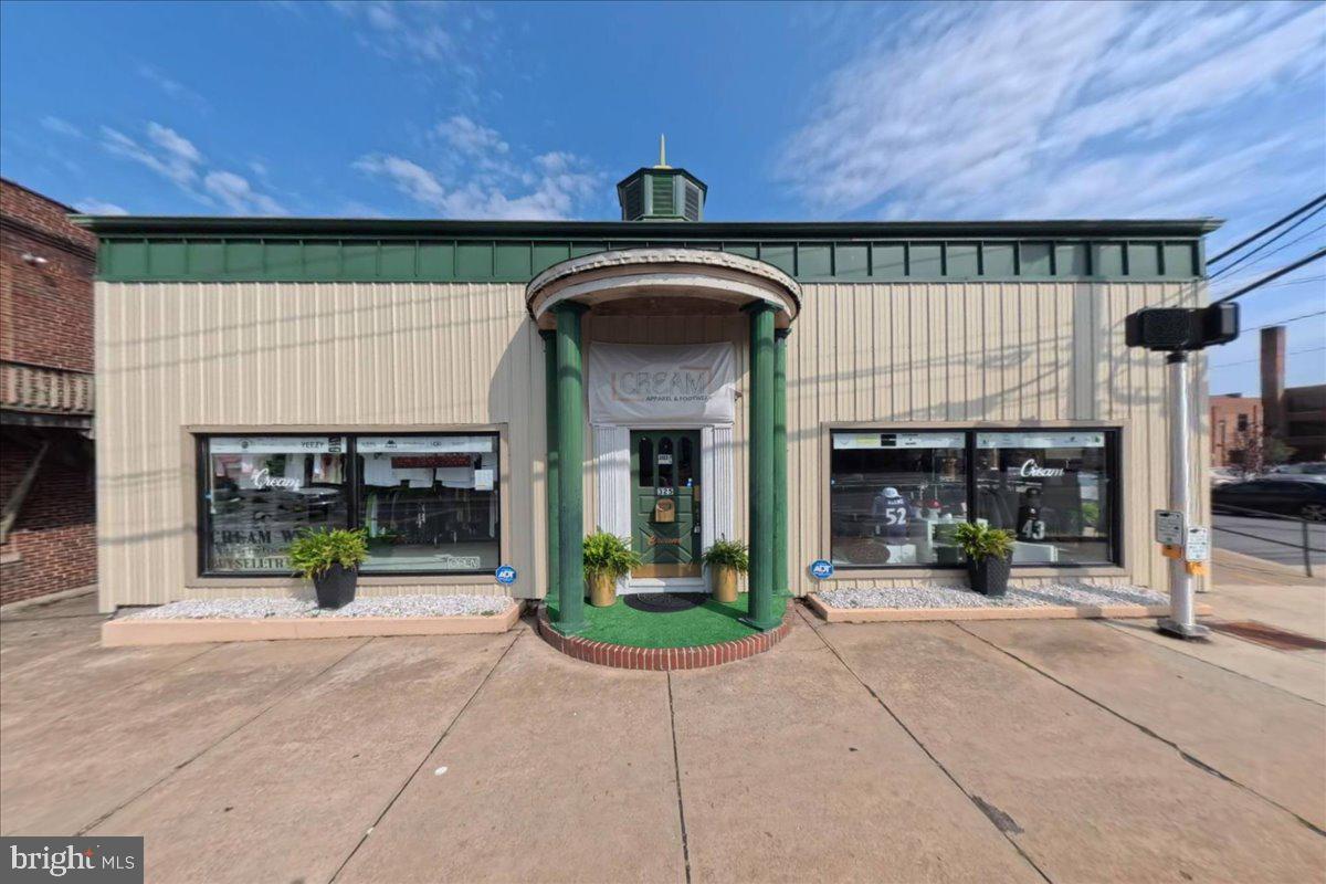 DOWNTOWN MARTINSBURG - Commercial Sale